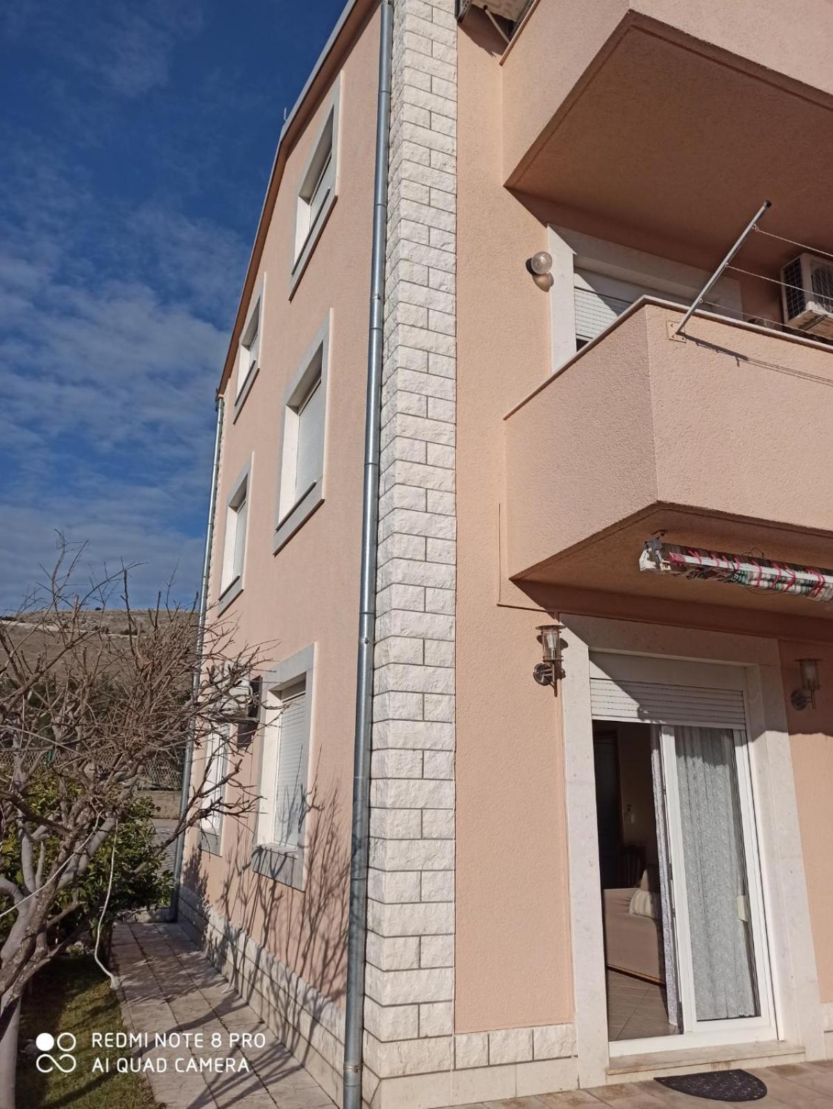 Apartment with Balcony - Photo 27