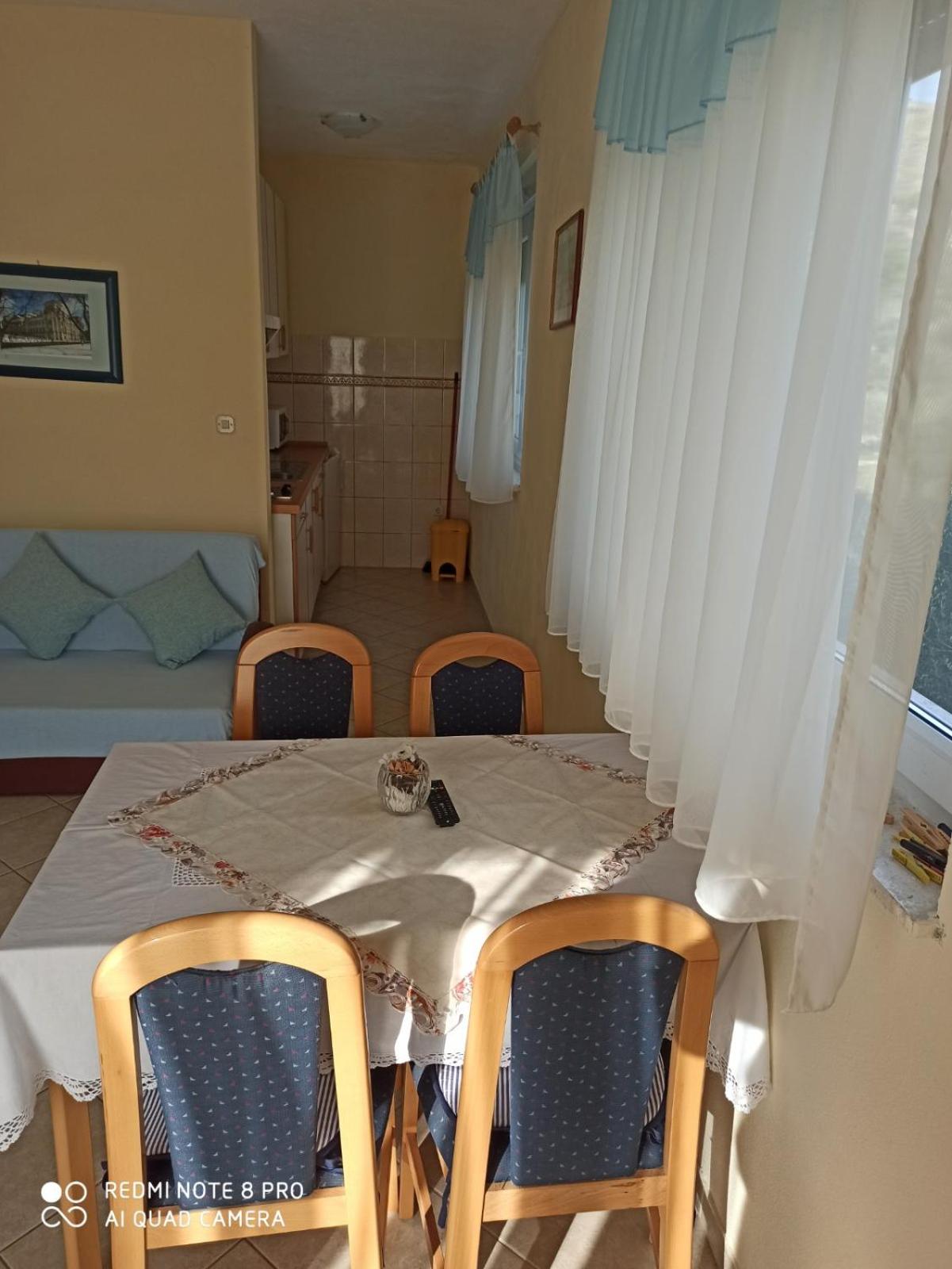 Apartment with Balcony - Photo 29
