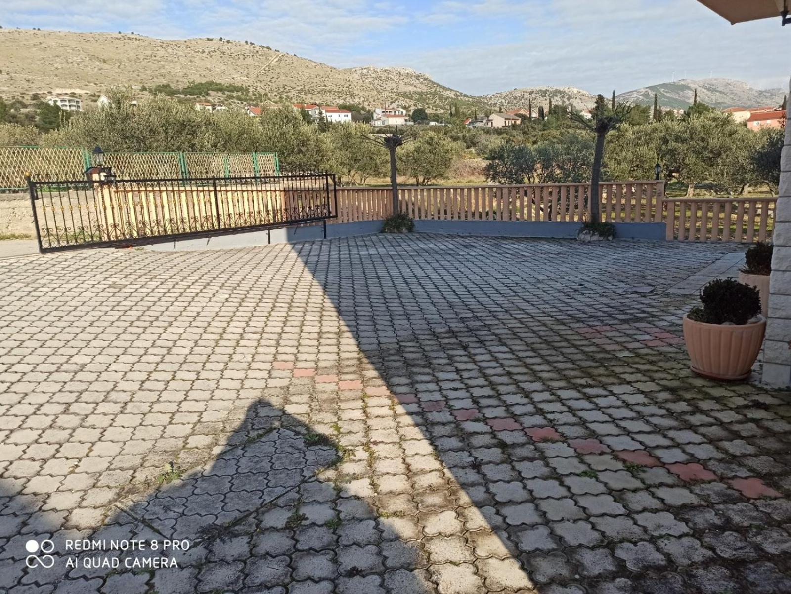 Apartment with Balcony - Photo 33