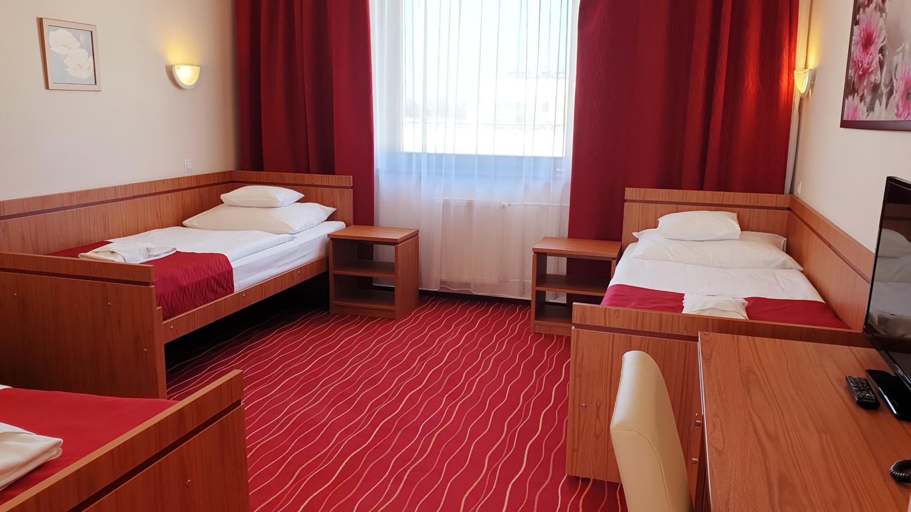 Standard Triple Room with 3 Single Beds