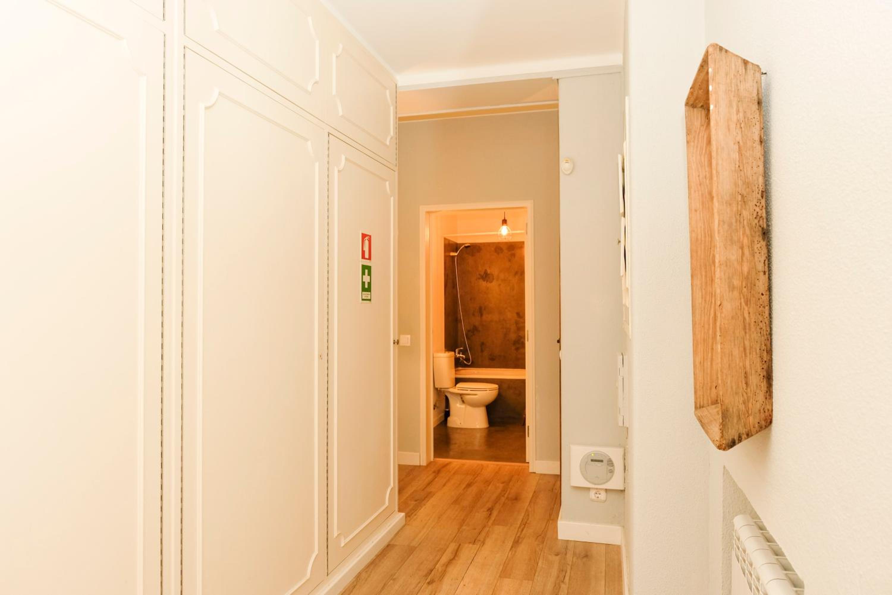 Three-Bedroom Apartment - Photo 15