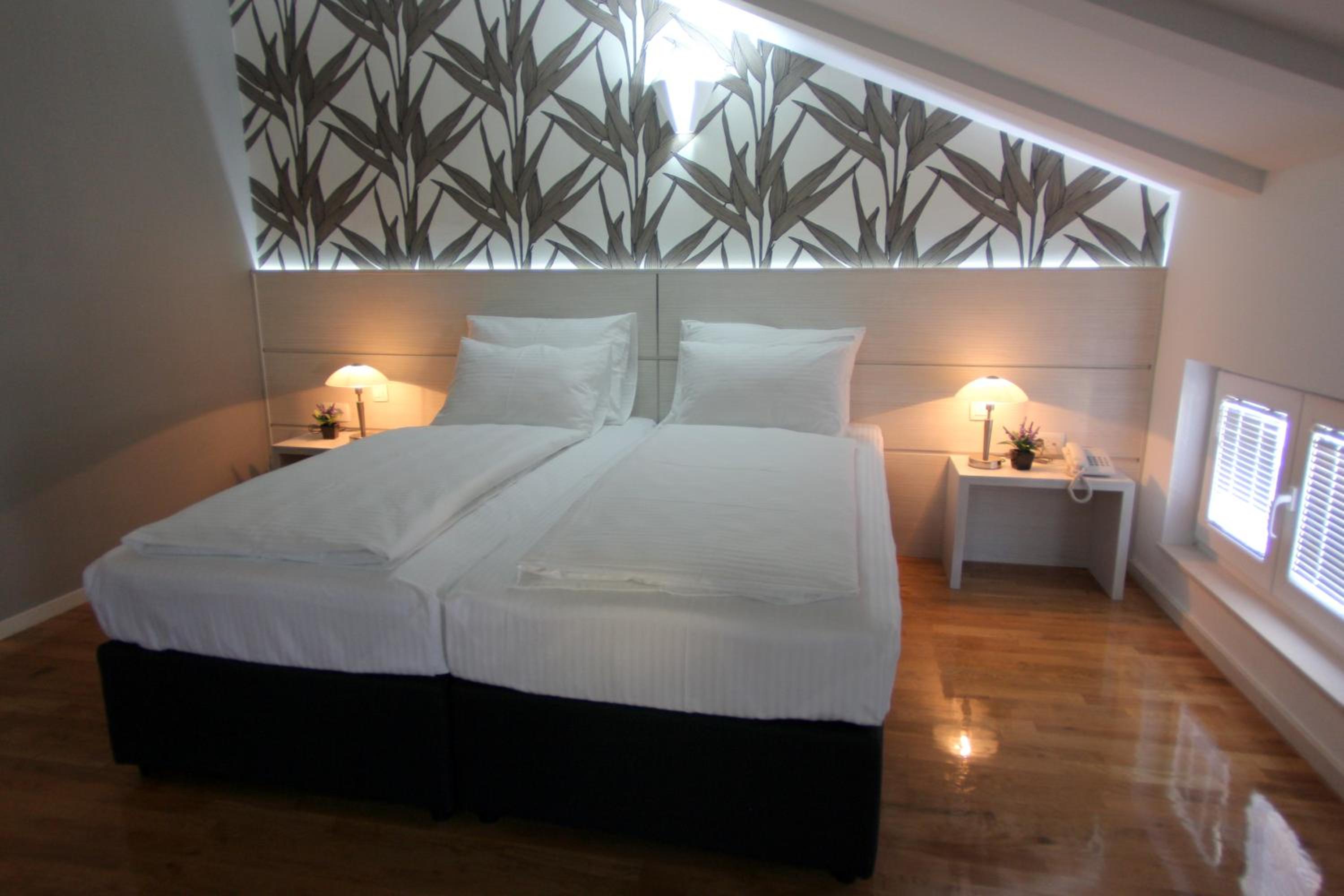 Basic Triple Room