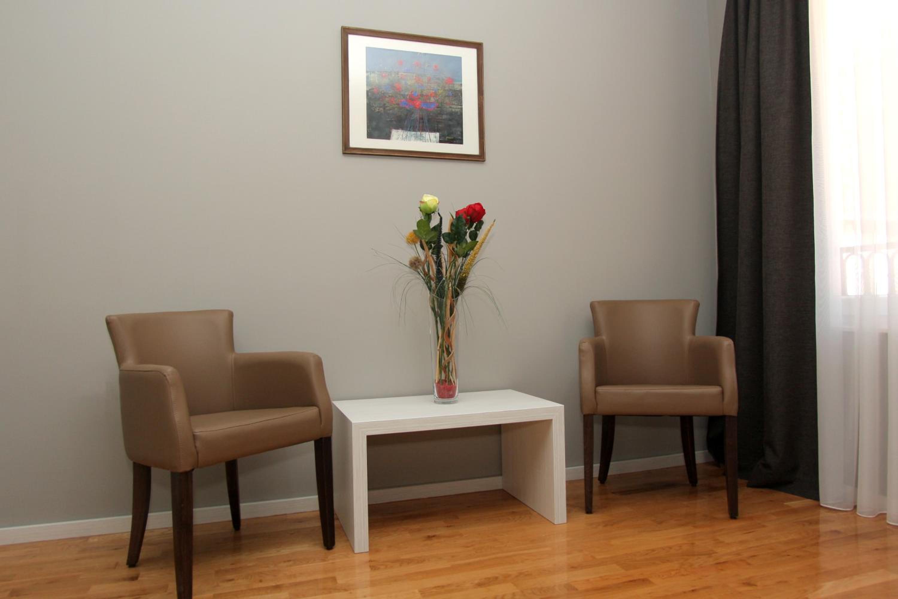 Basic Triple Room photo 2