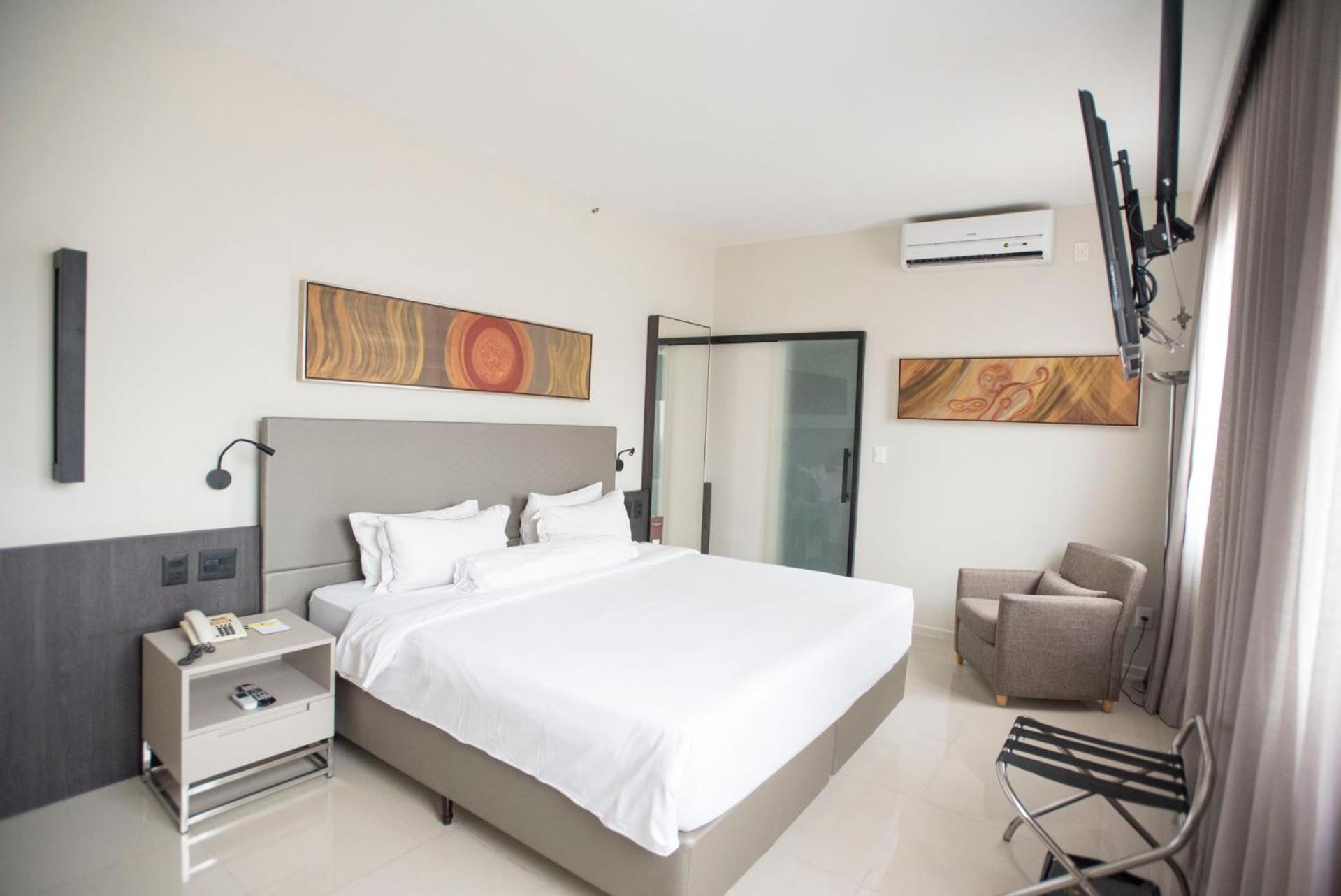 Superior Double Room thumbnail 5