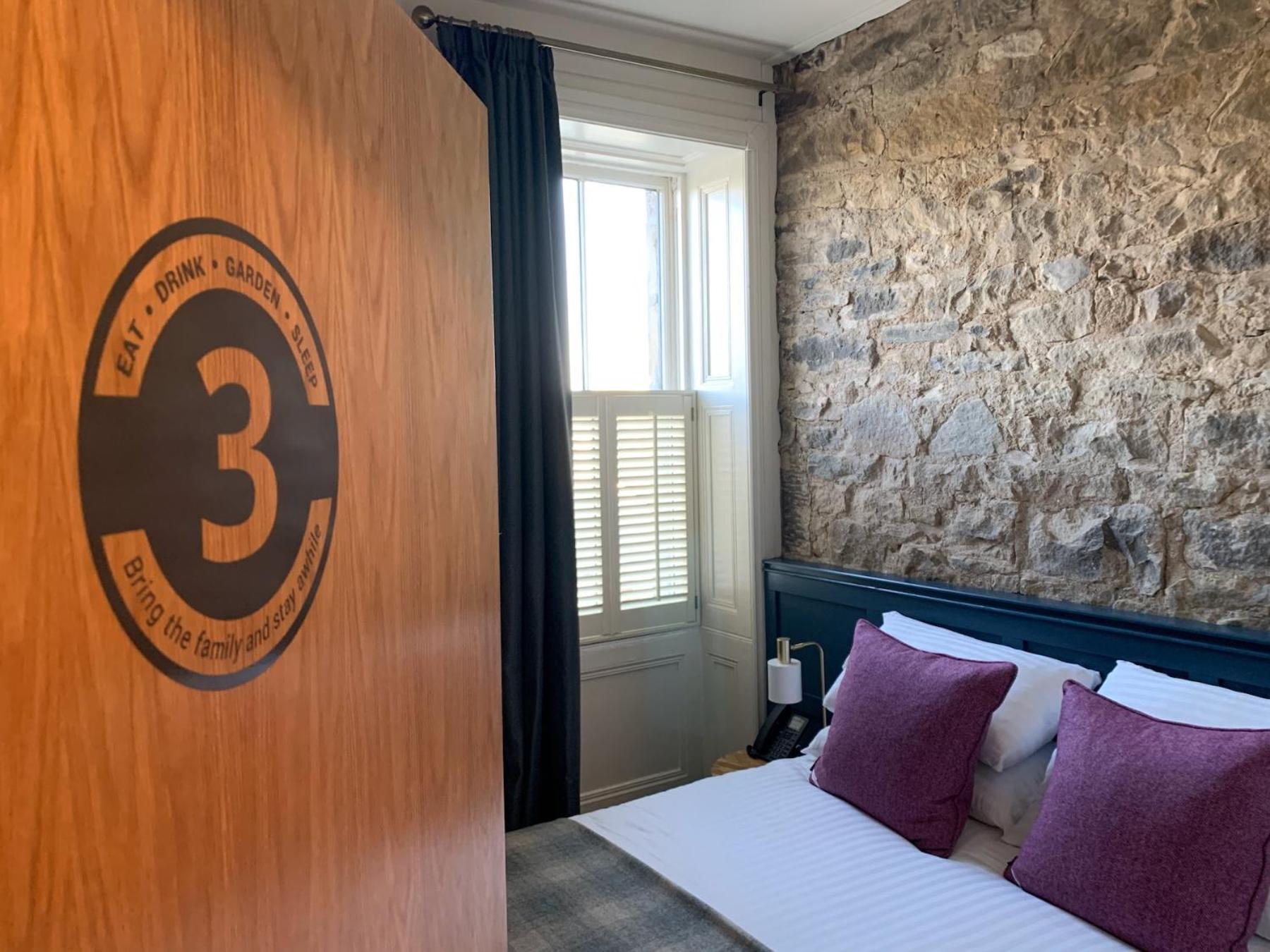 Double Room with Private Bathroom - Photo 8
