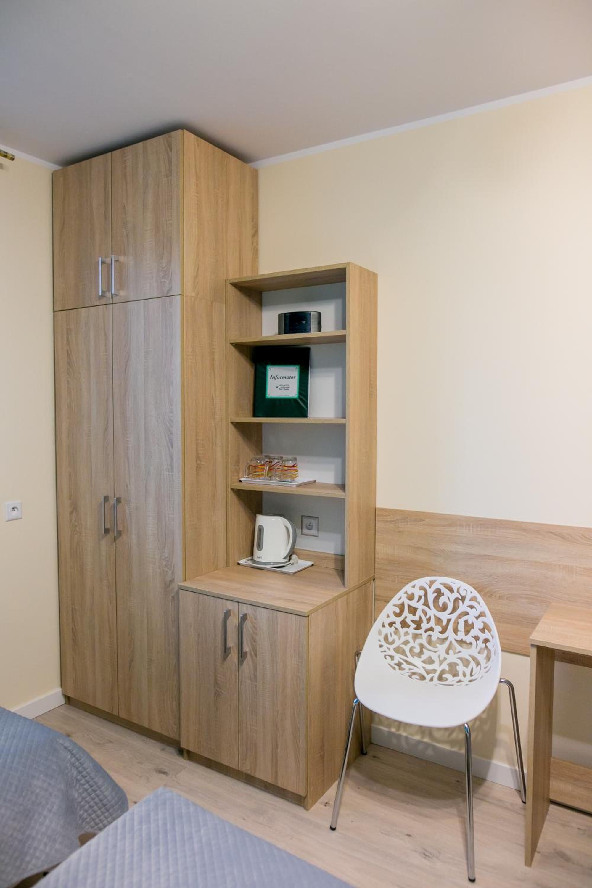 Small Twin Room - Photo 4