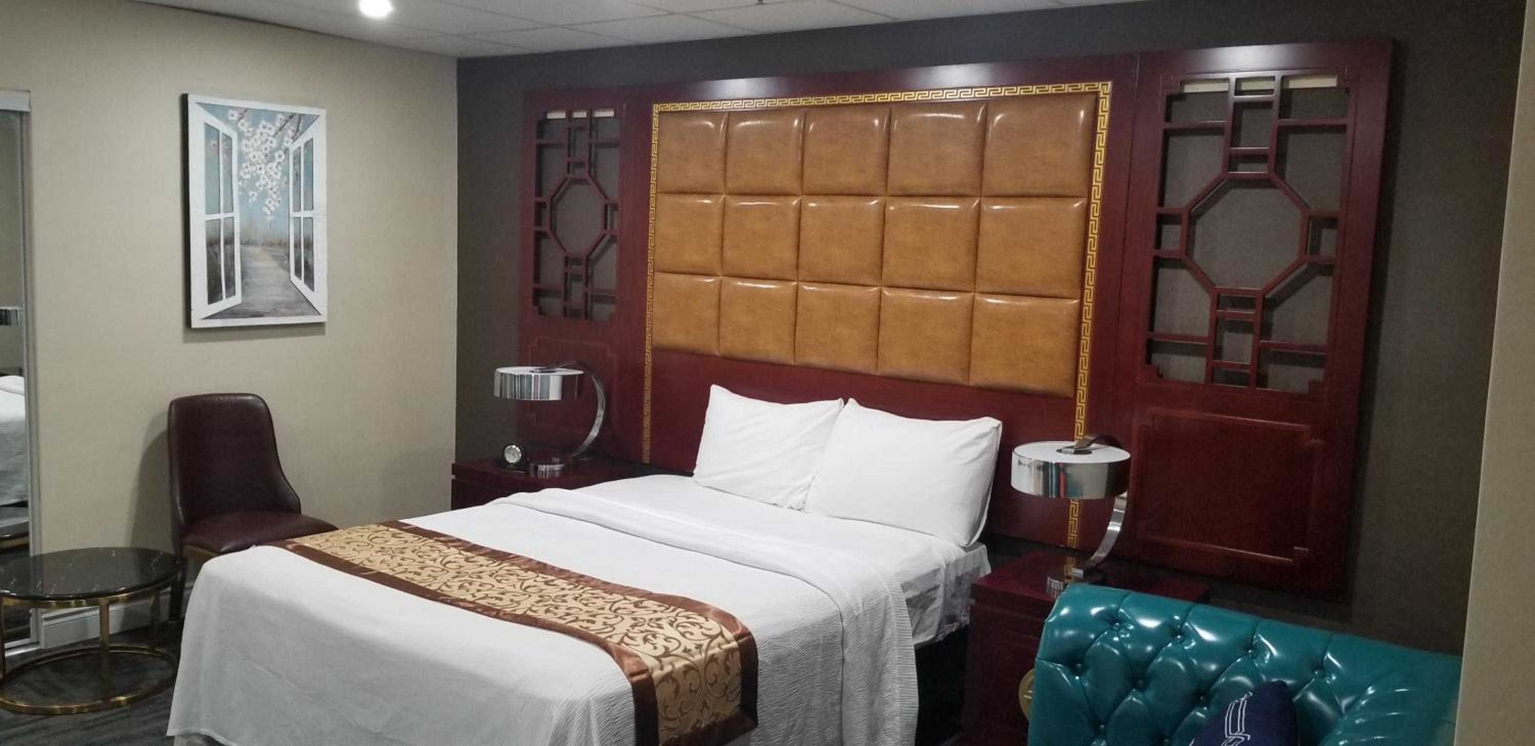 King Room - Non-Smoking - Photo 15