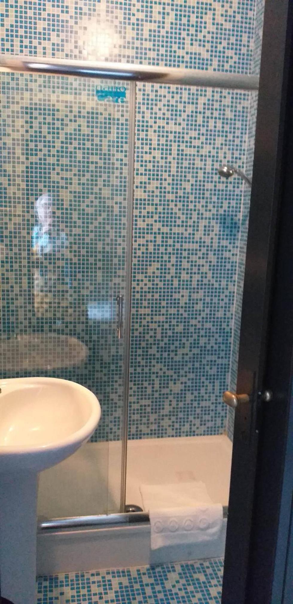 Double Room - Photo 12