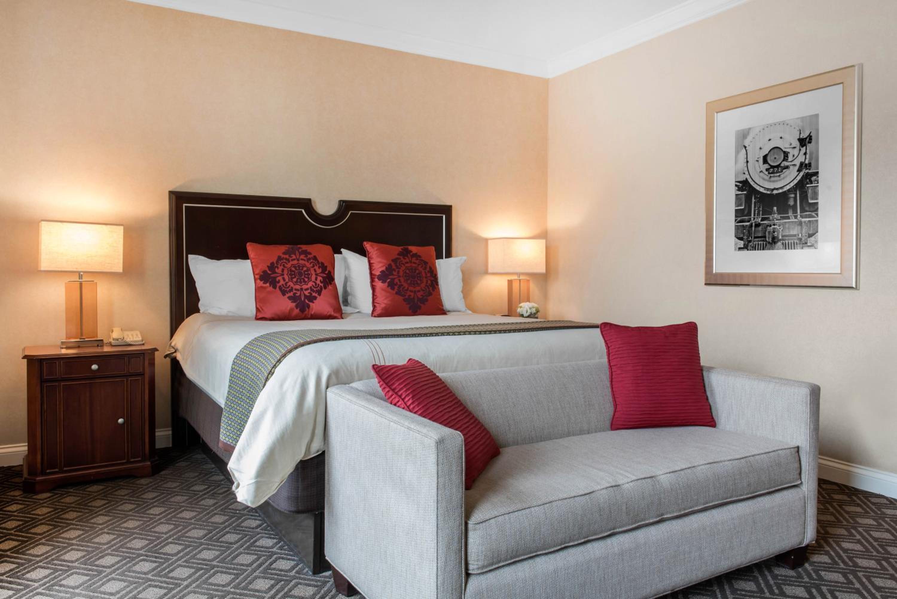 Executive King Room - Photo 7