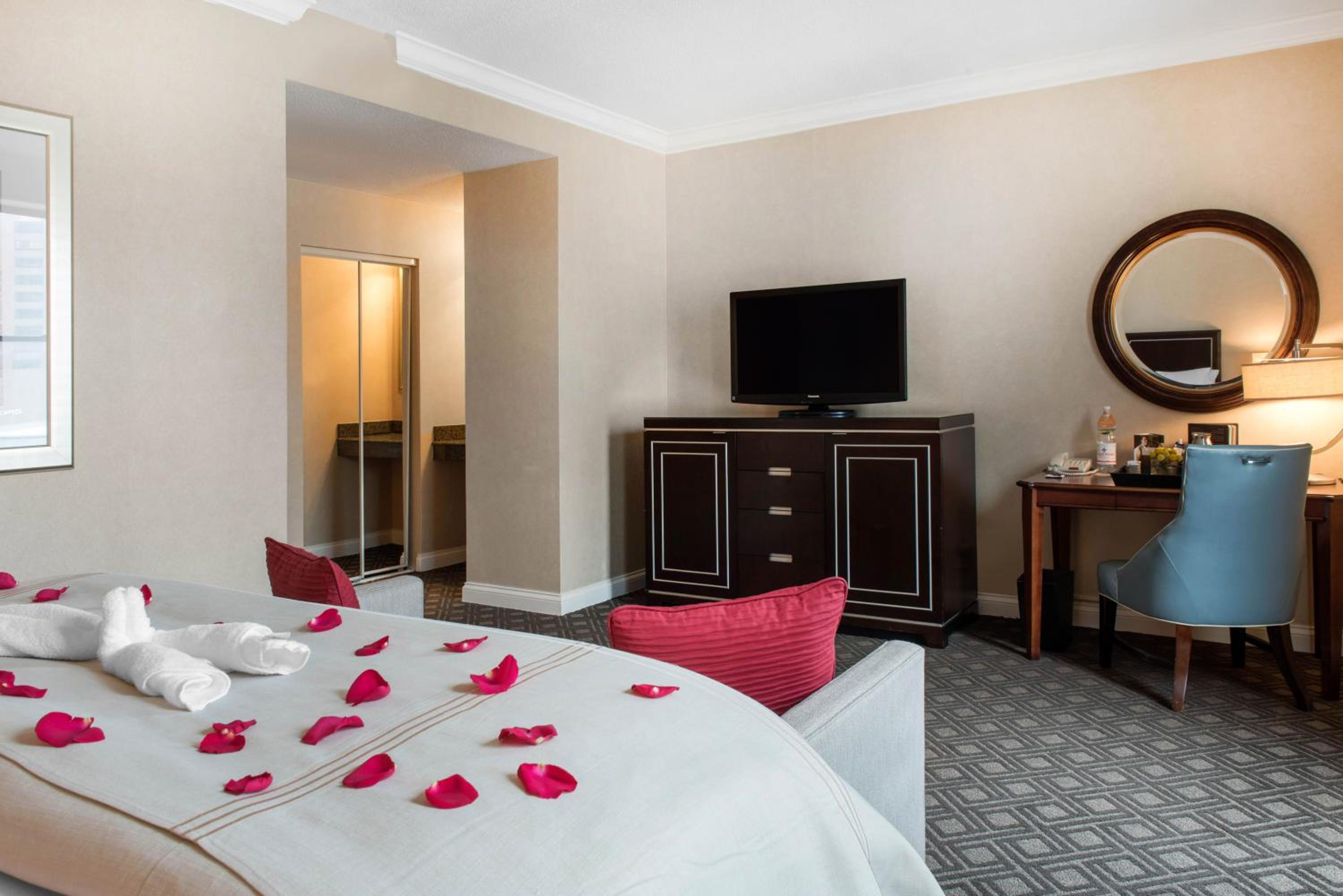 Executive King Room - Photo 8