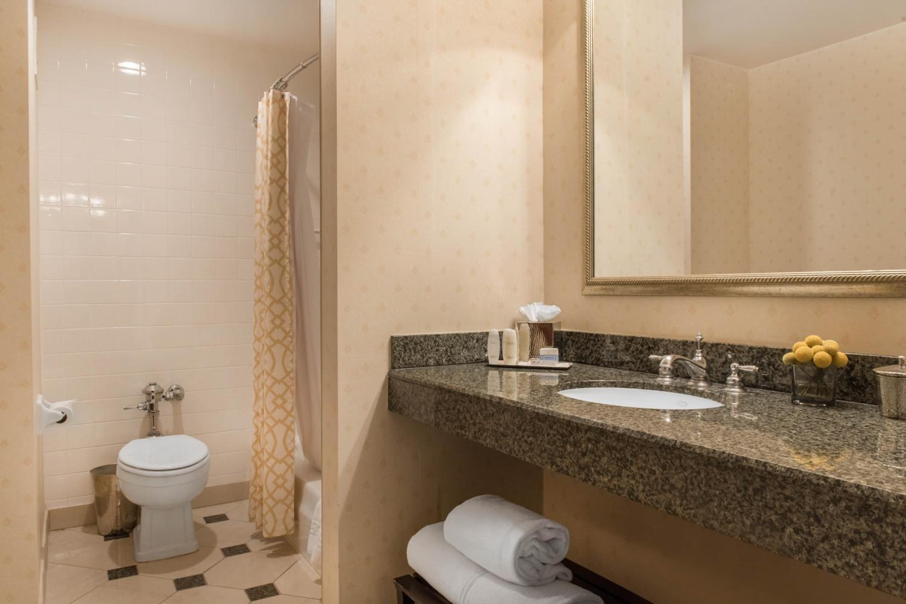 Executive King Room - Photo 4