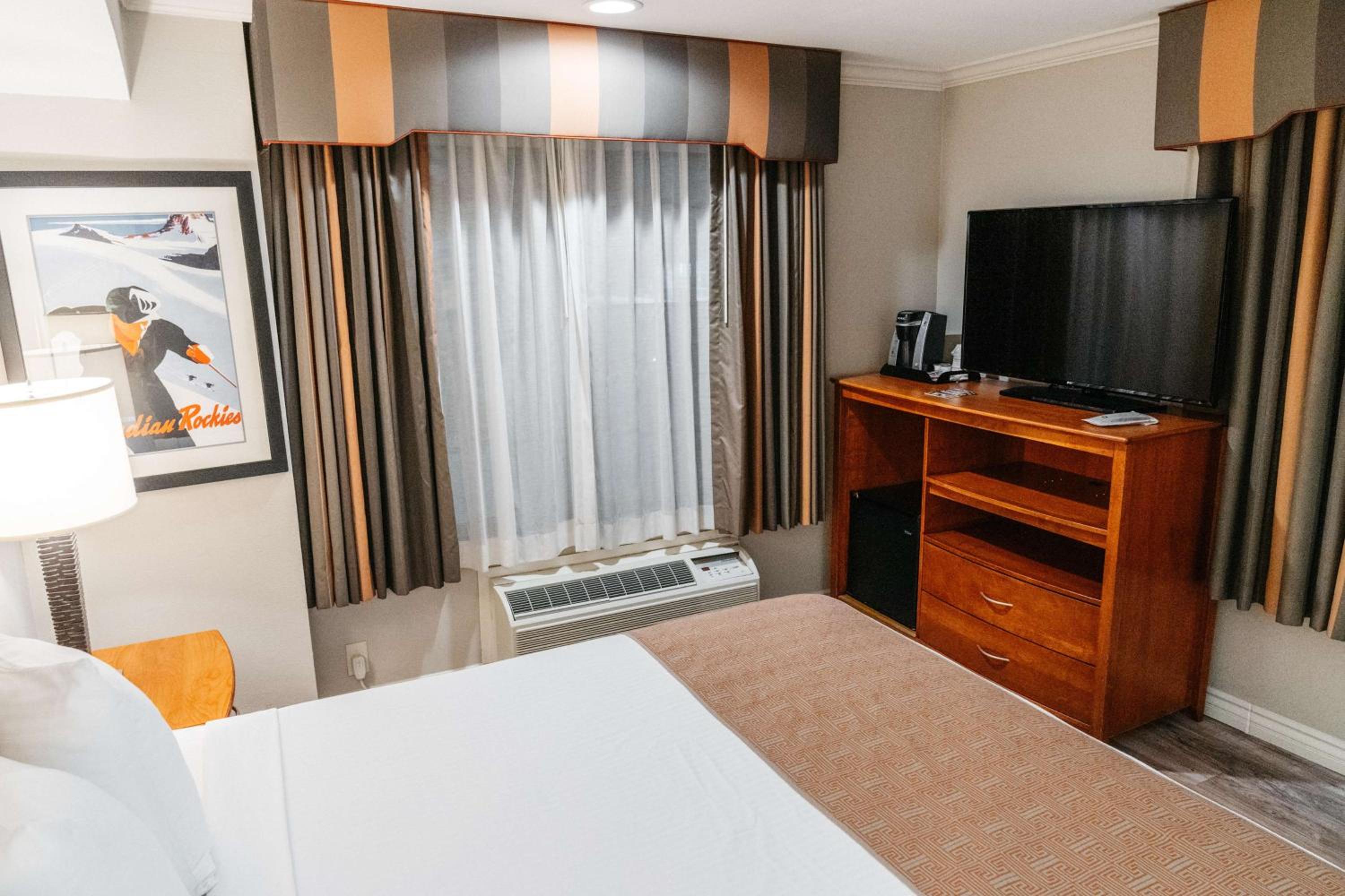 Suite with One King and One Queen Bed - Photo 2
