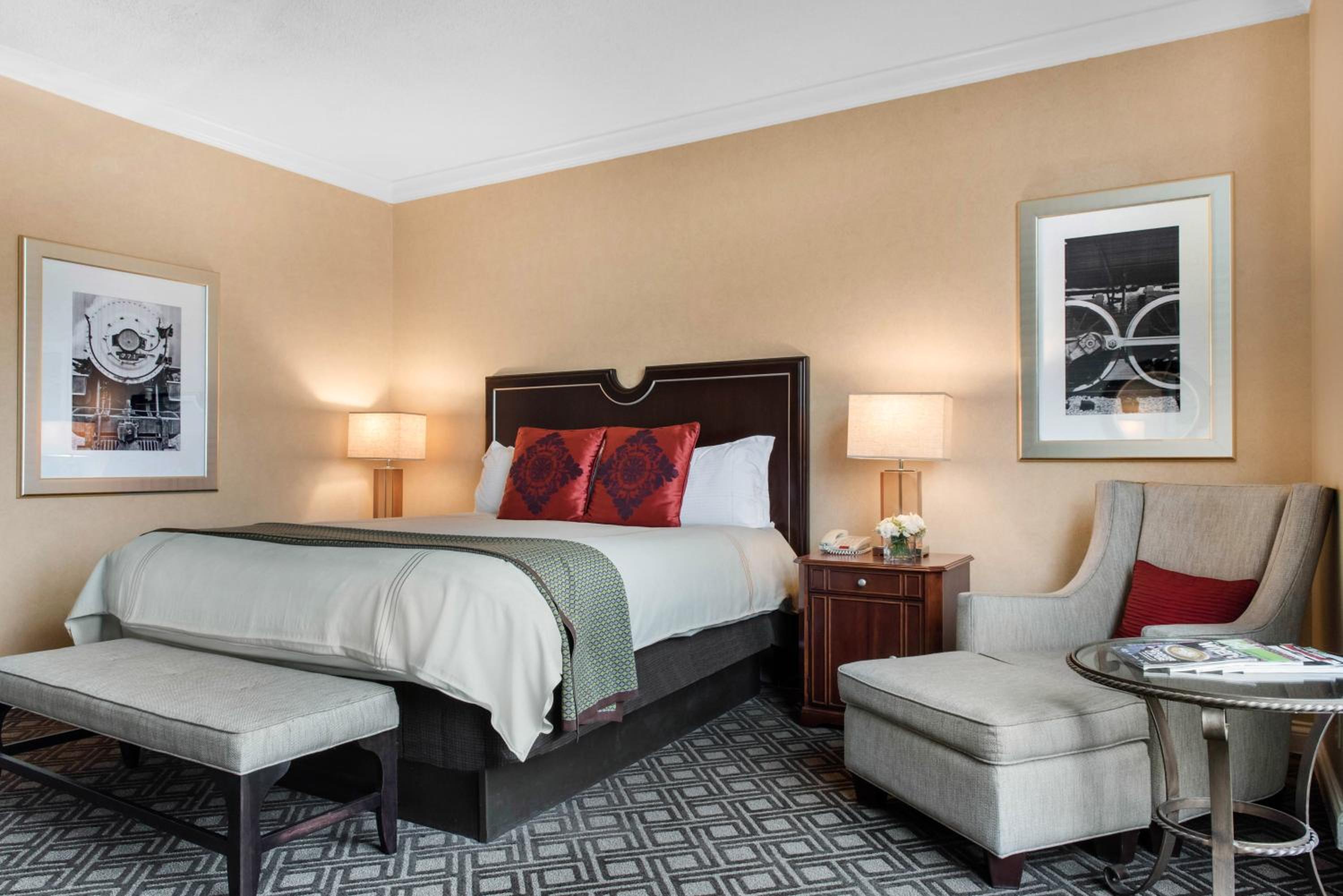 Premier King Room - Photo 6