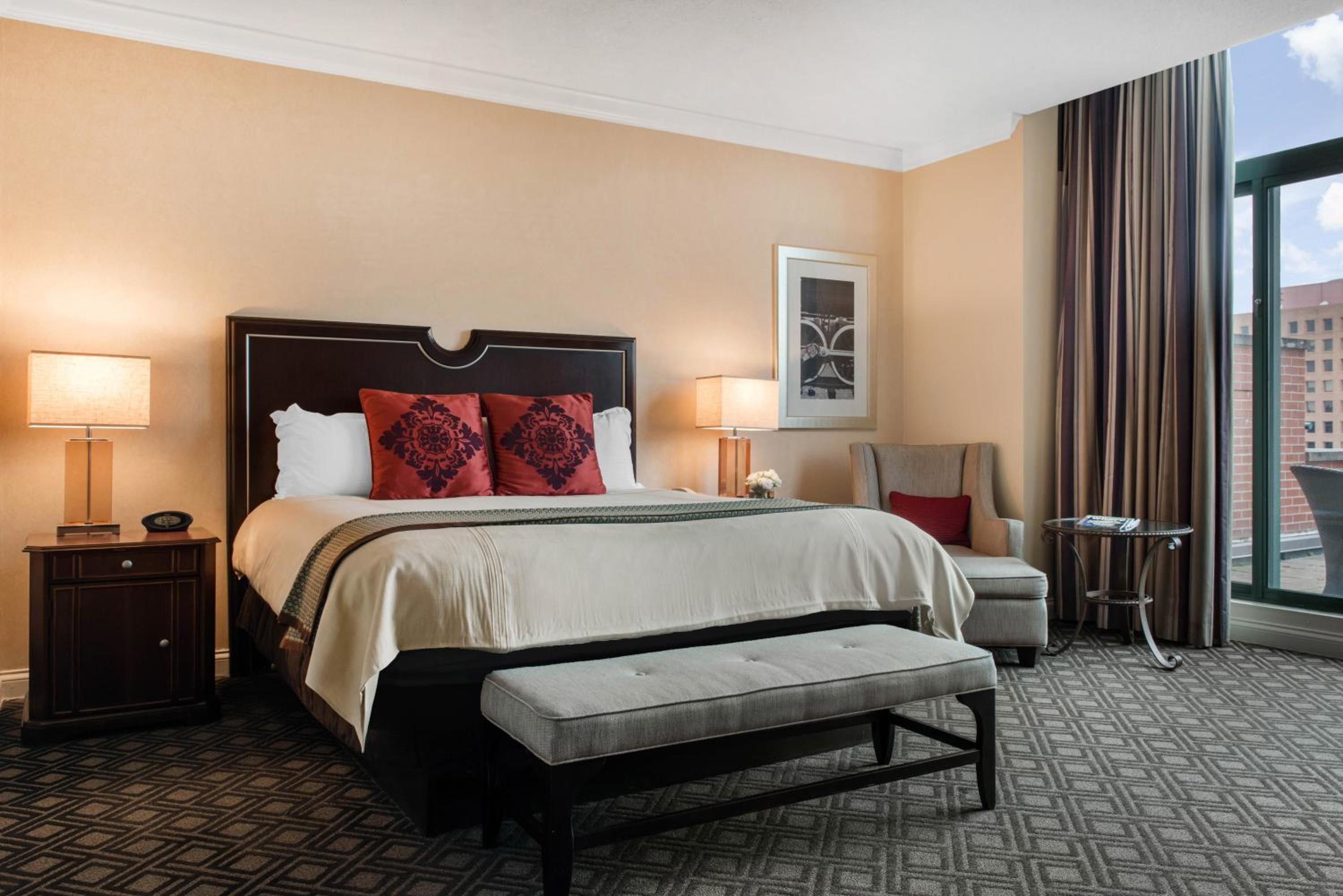 Premier King Room - Photo 2
