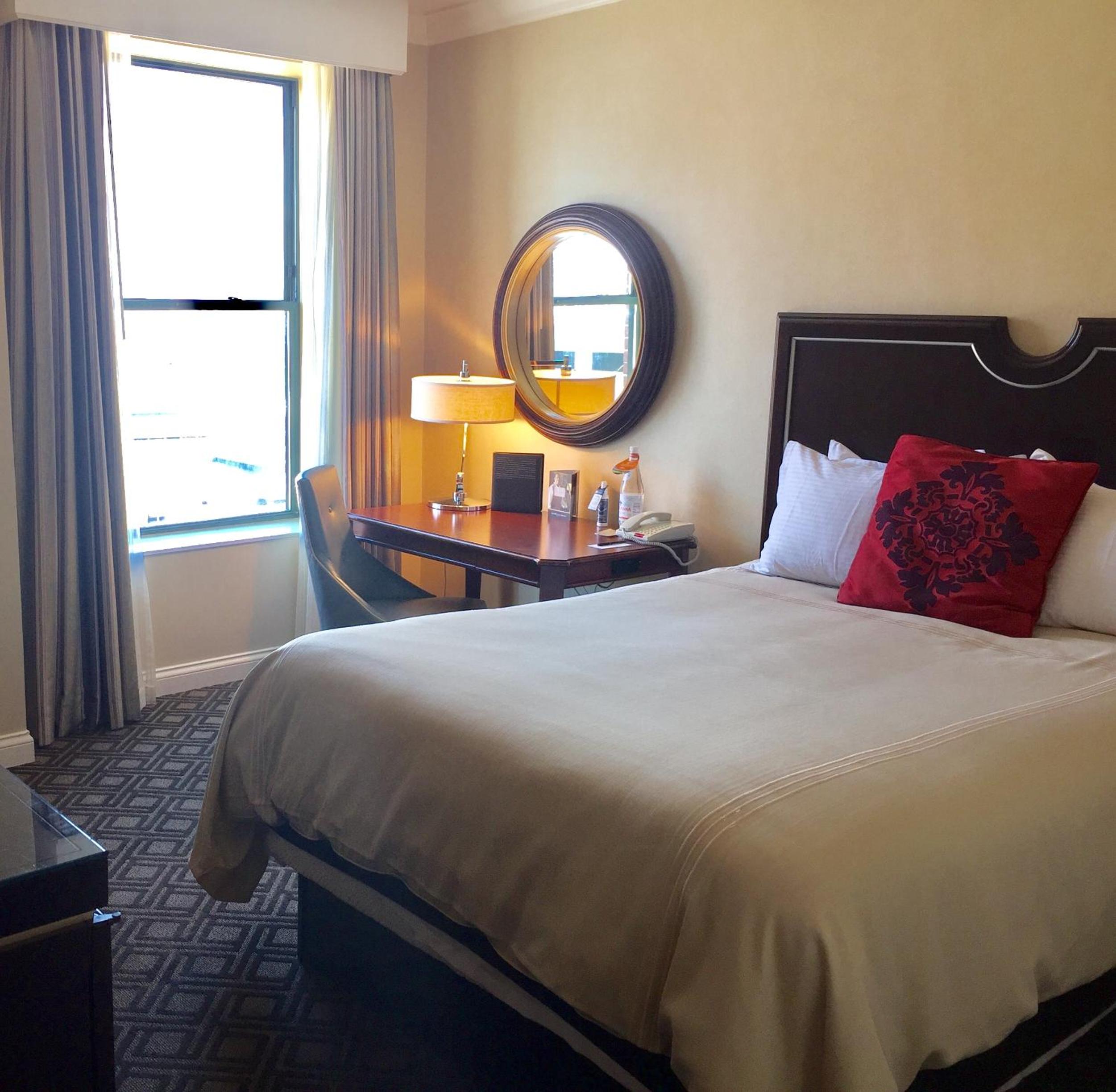 Deluxe Queen Room - Photo 3