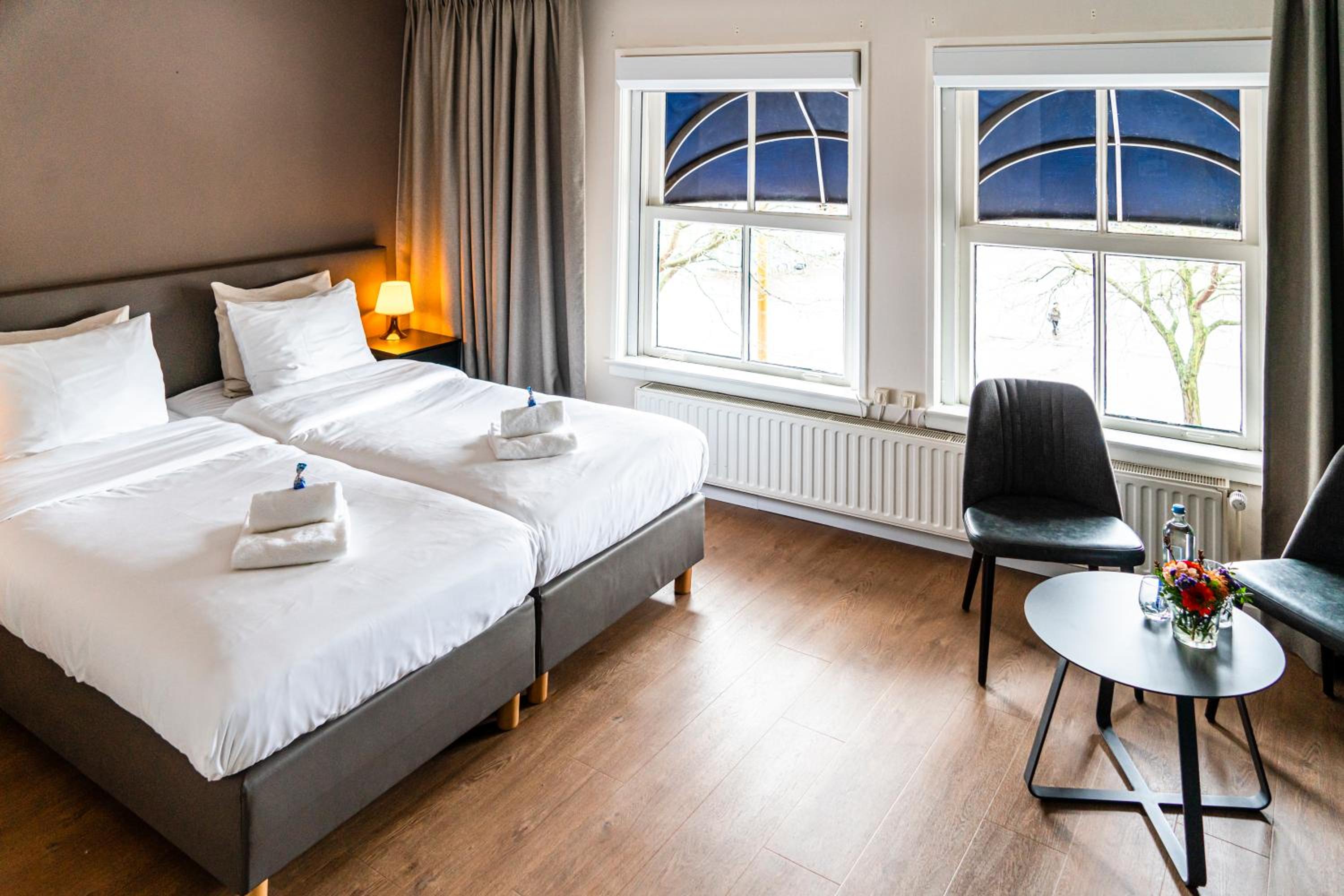 Double Room with City View - Photo 1