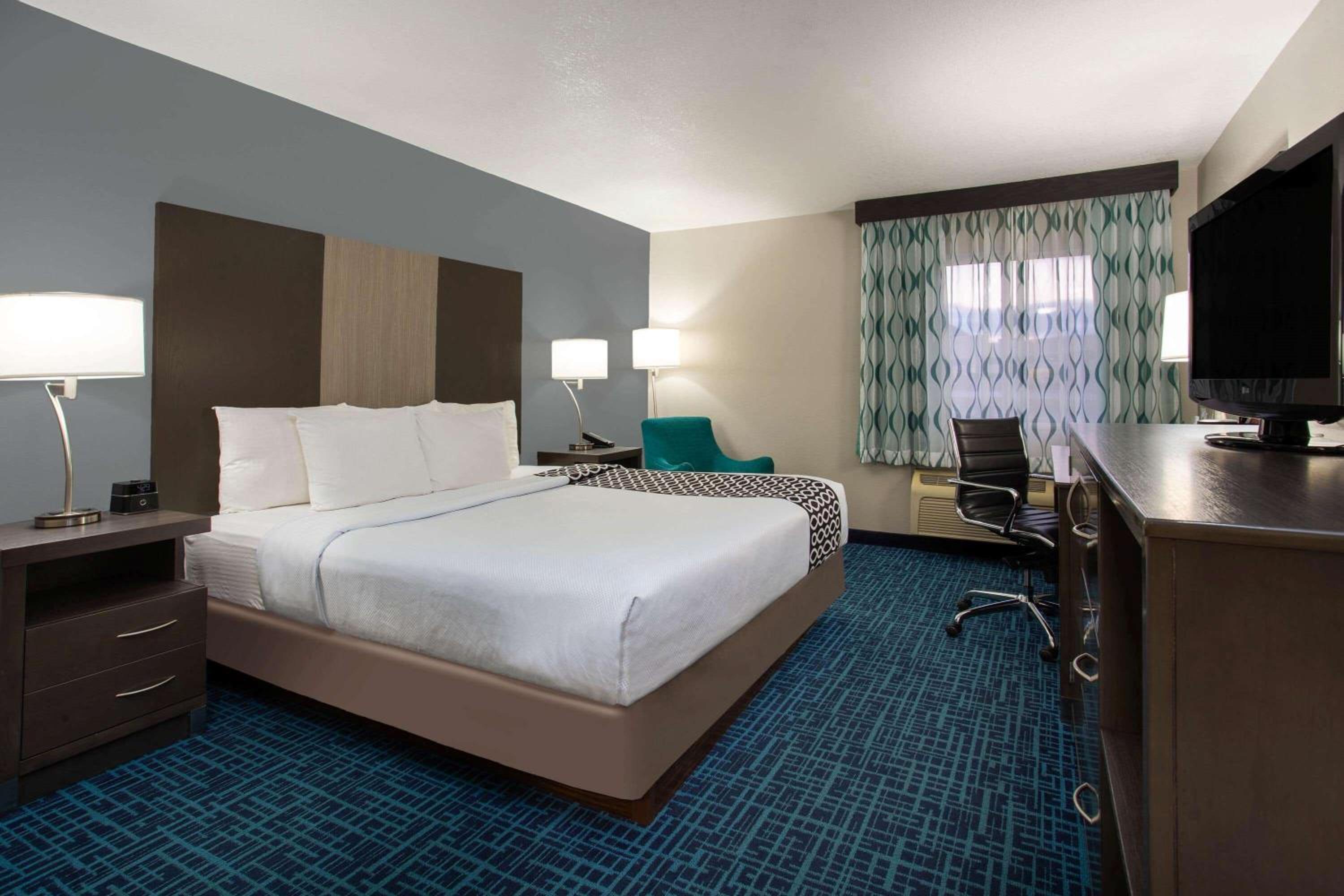King Room - Mobility Accessible/Non-Smoking - Photo 2