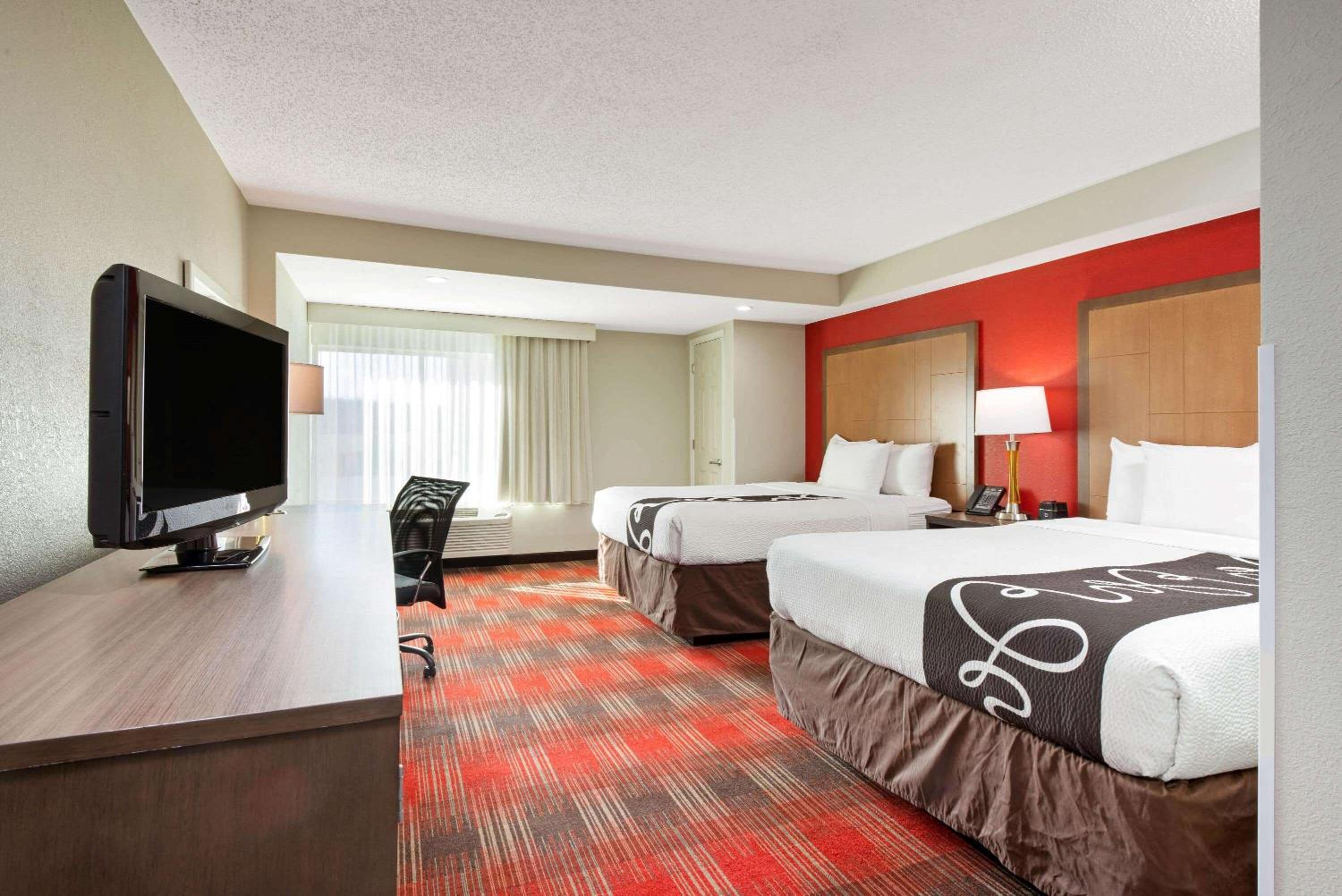 Queen Room with Two Queen Beds and Roll-in Shower - Mobility Accessible/Non-Smoking - Photo 1