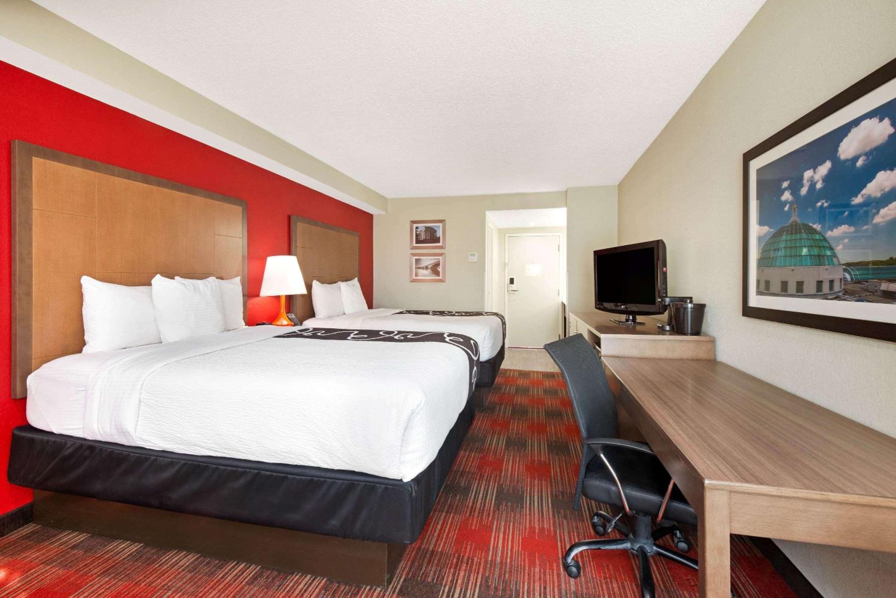 Two Queen Beds w/ Microwave & Fridge - Photo 1