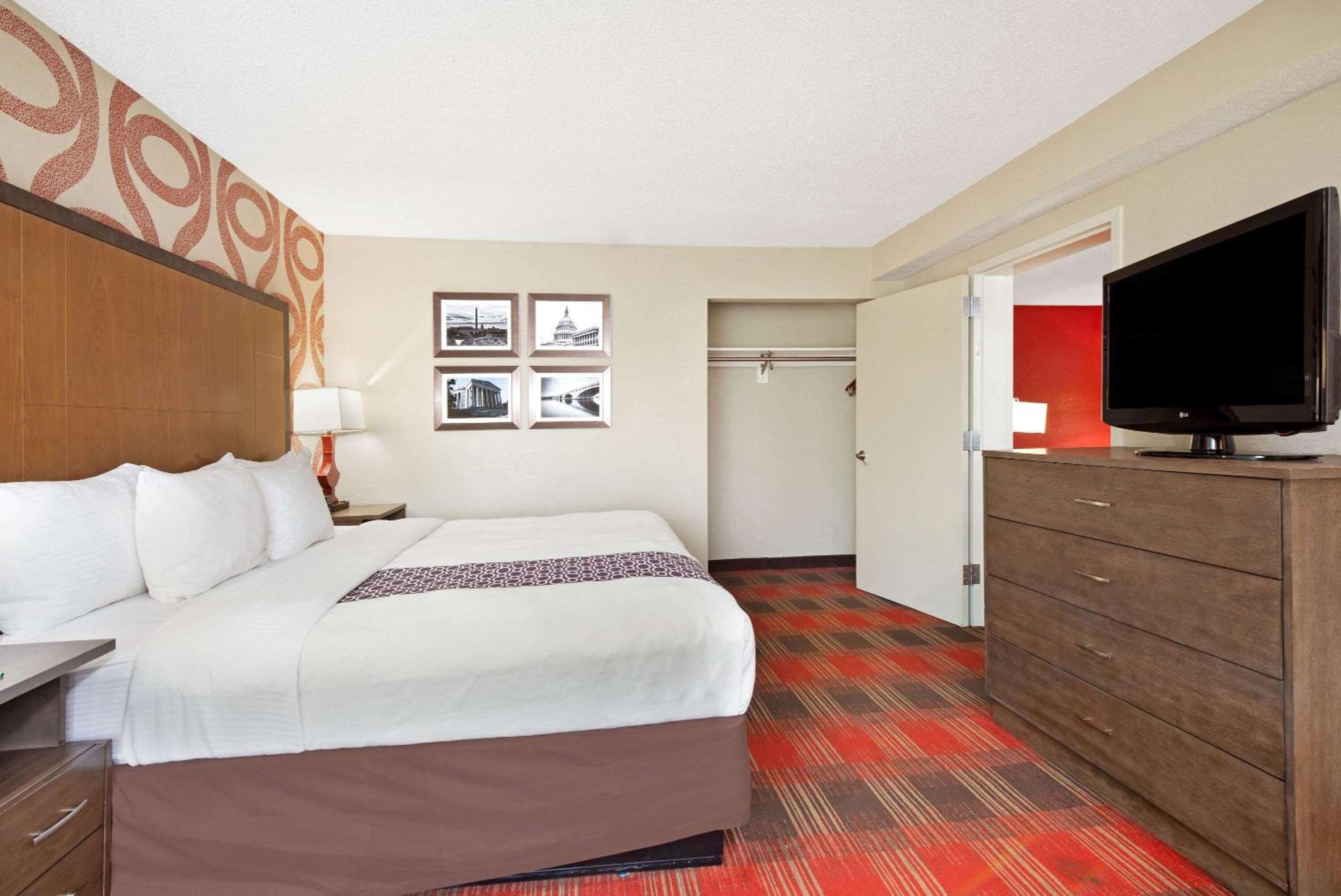 One-Bedroom King Suite - Non-Smoking - Photo 1