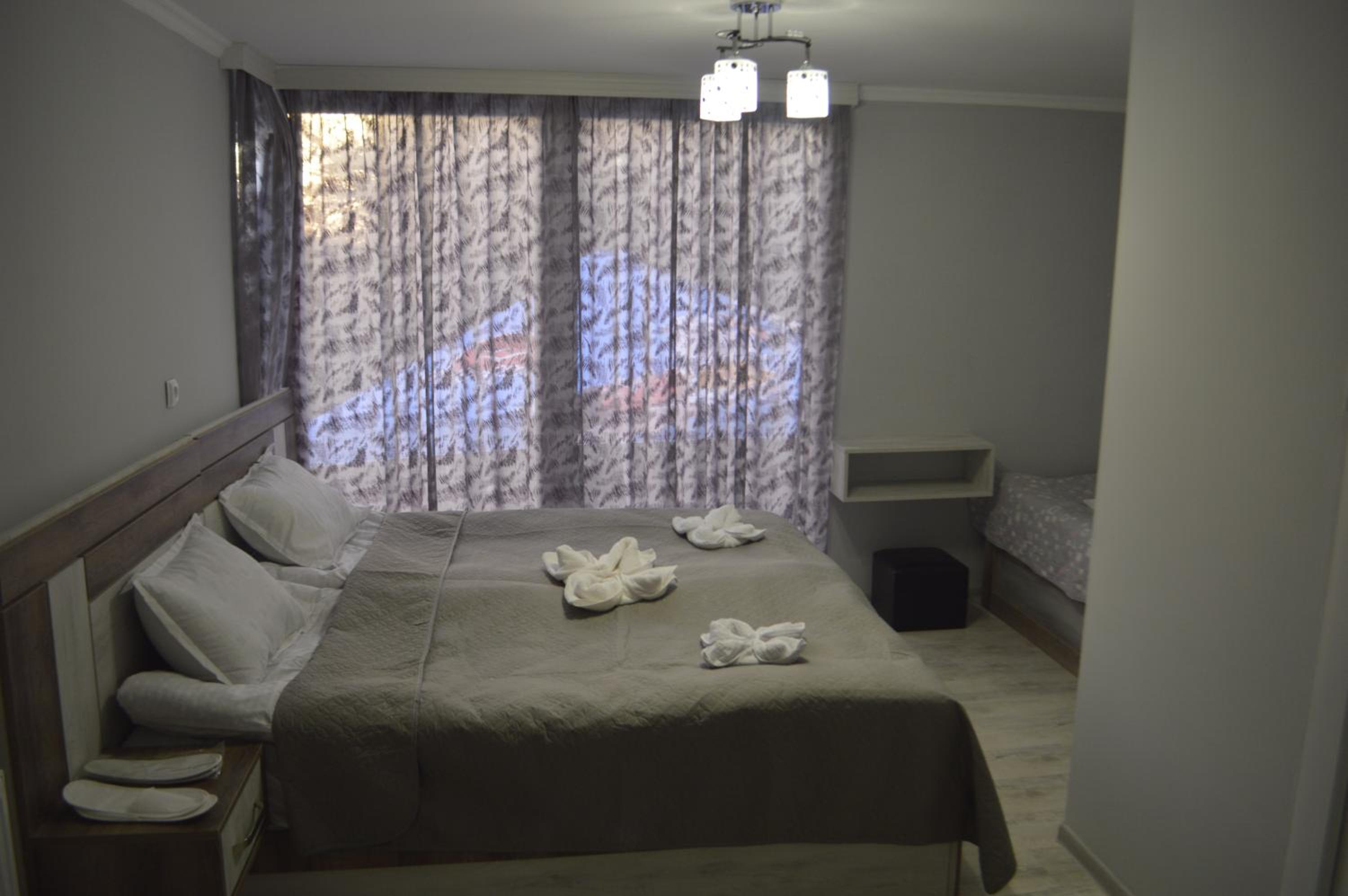 Triple Room with Bathroom photo 2