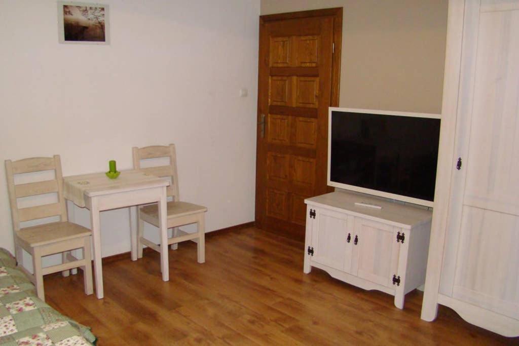 Five-Bedroom House photo 2