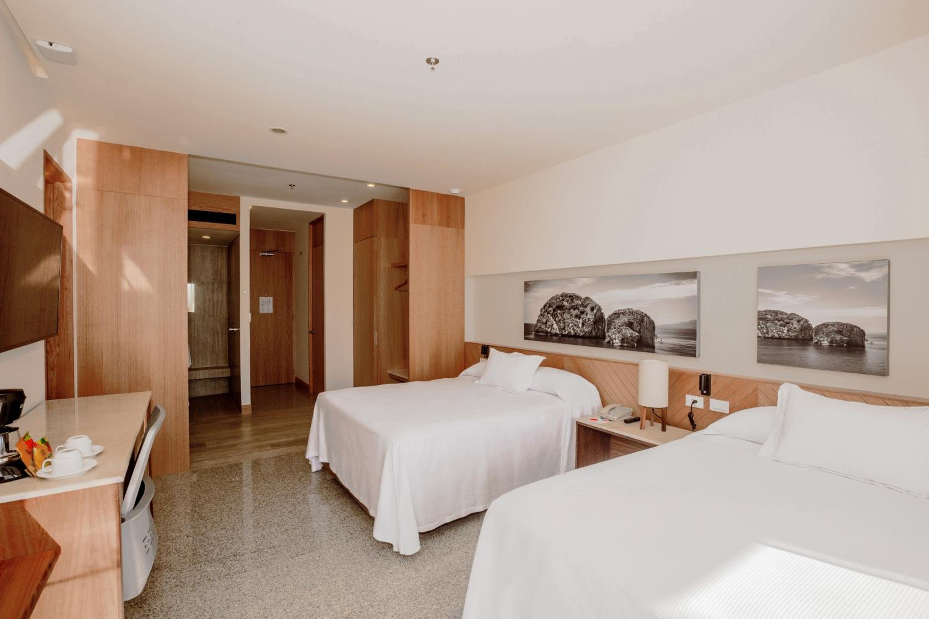 Deluxe Room - Photo 4
