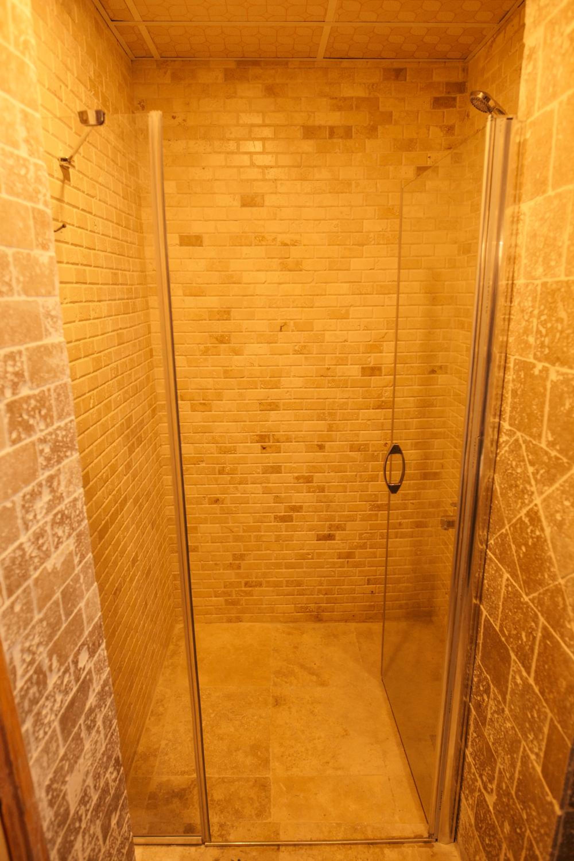 Standard Double Room - Photo 8