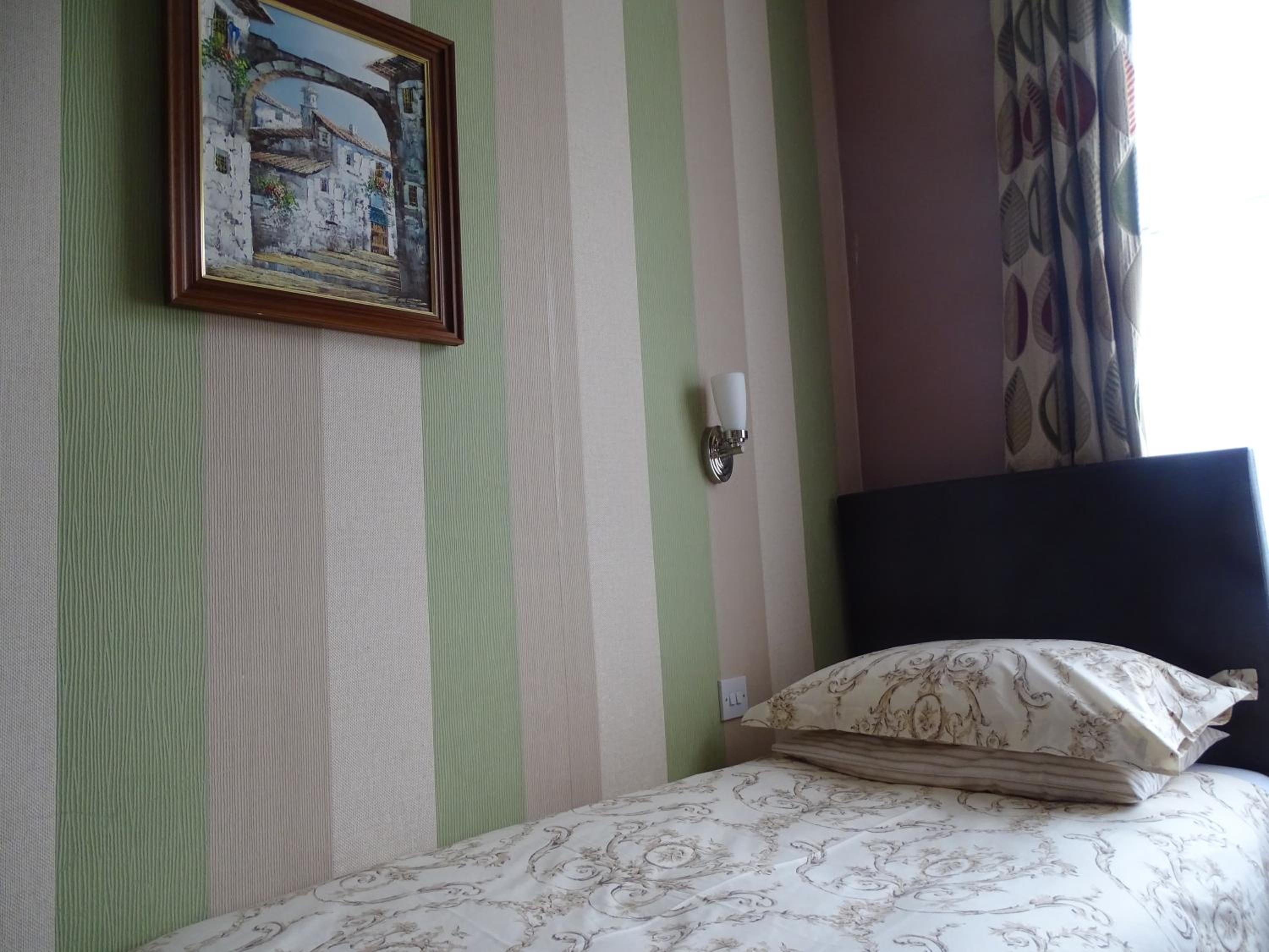 Single Room photo 2