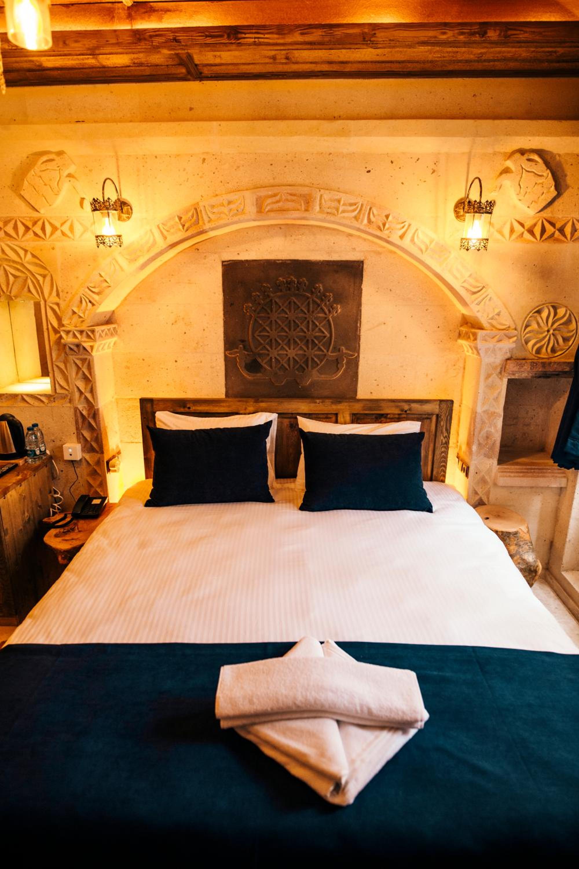 Standard Double Room - Photo 10