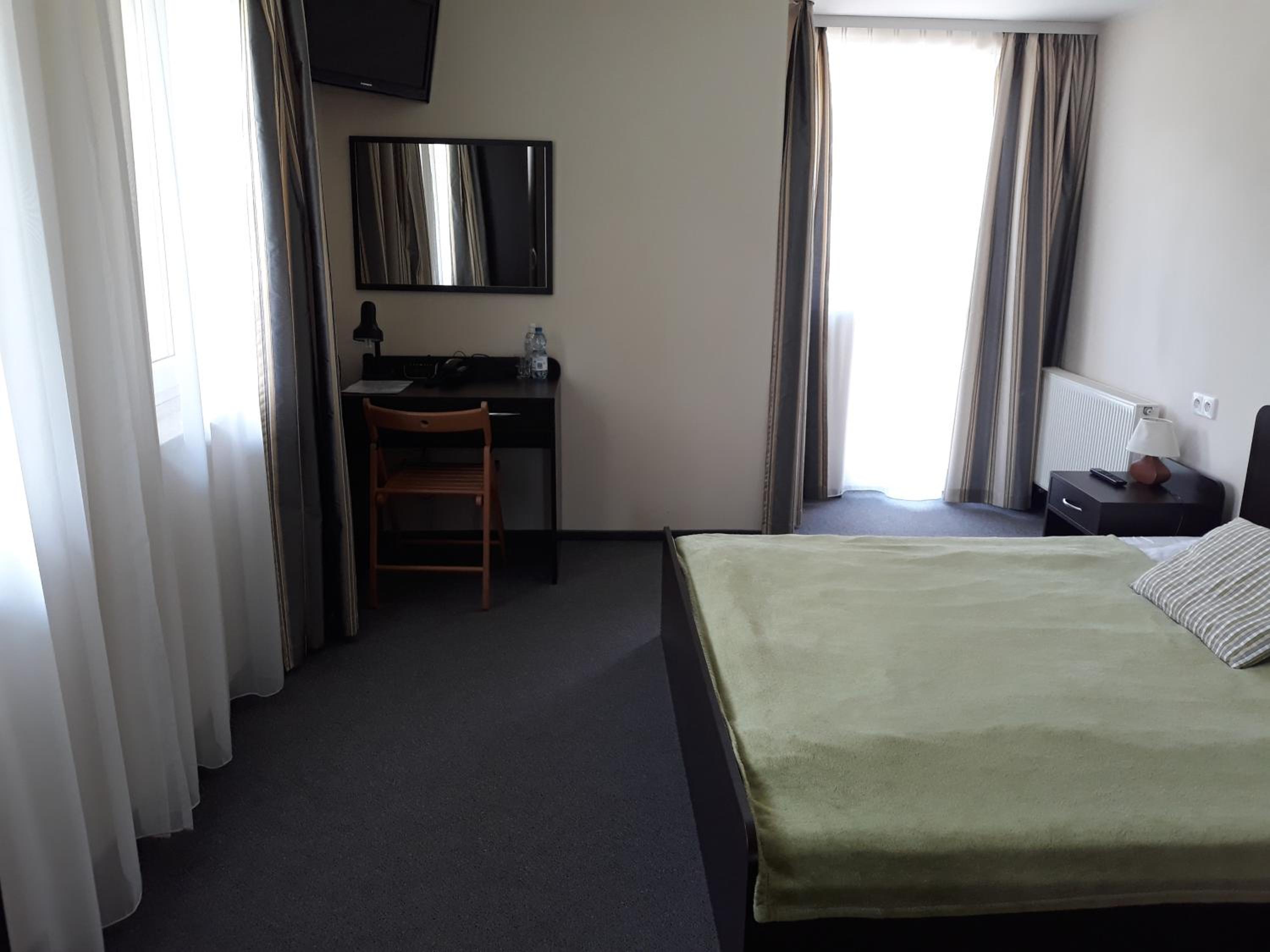 Double Room - Photo 5