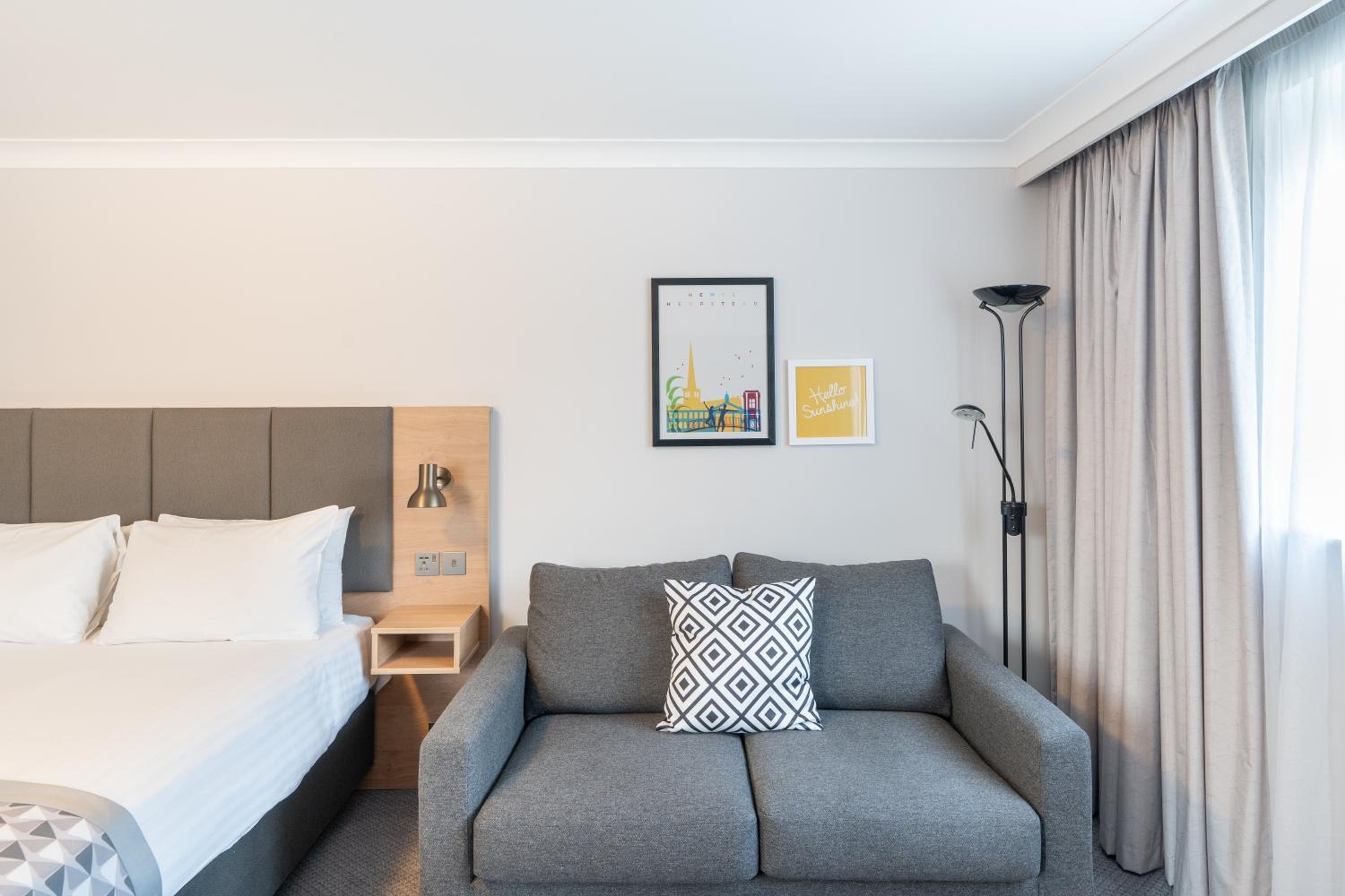 Double Room with Sofa Bed - Non-Smoking - Photo 3