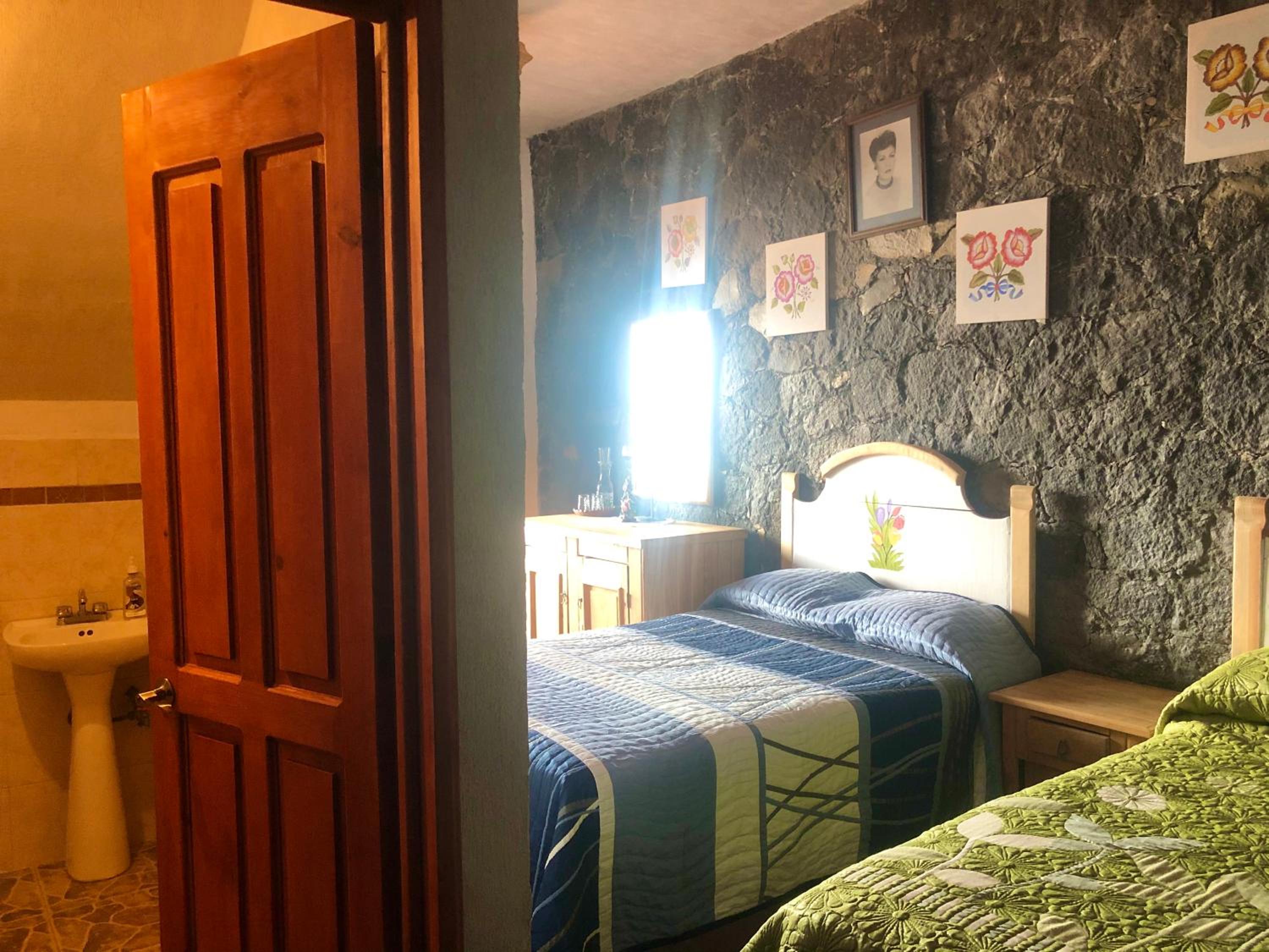 Standard Twin Room - Photo 8