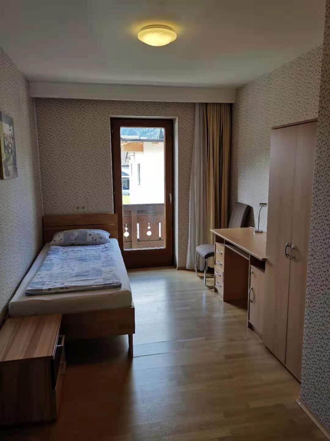 Single Room with Private External Bathroom