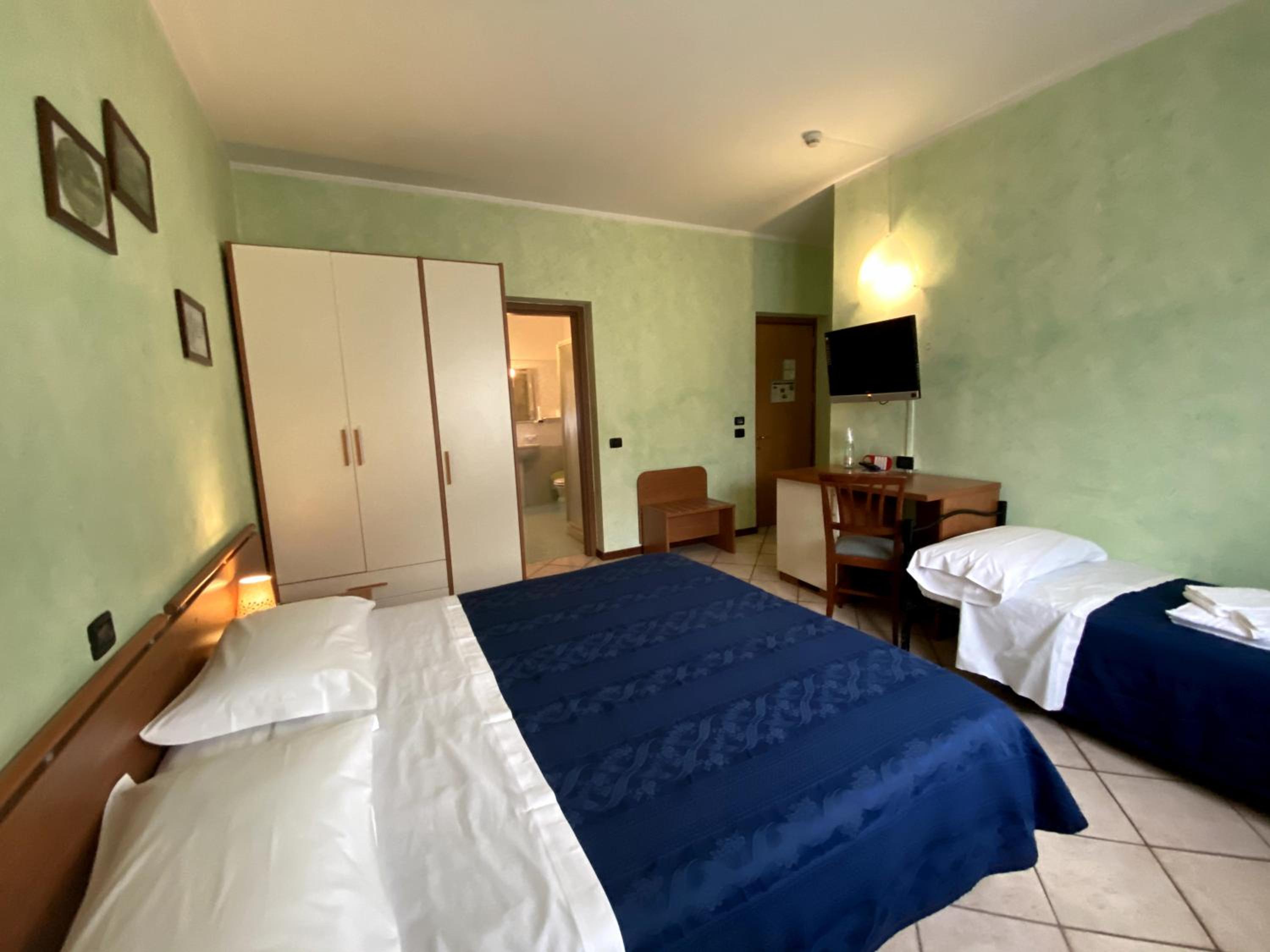 Standard Triple Room photo 1