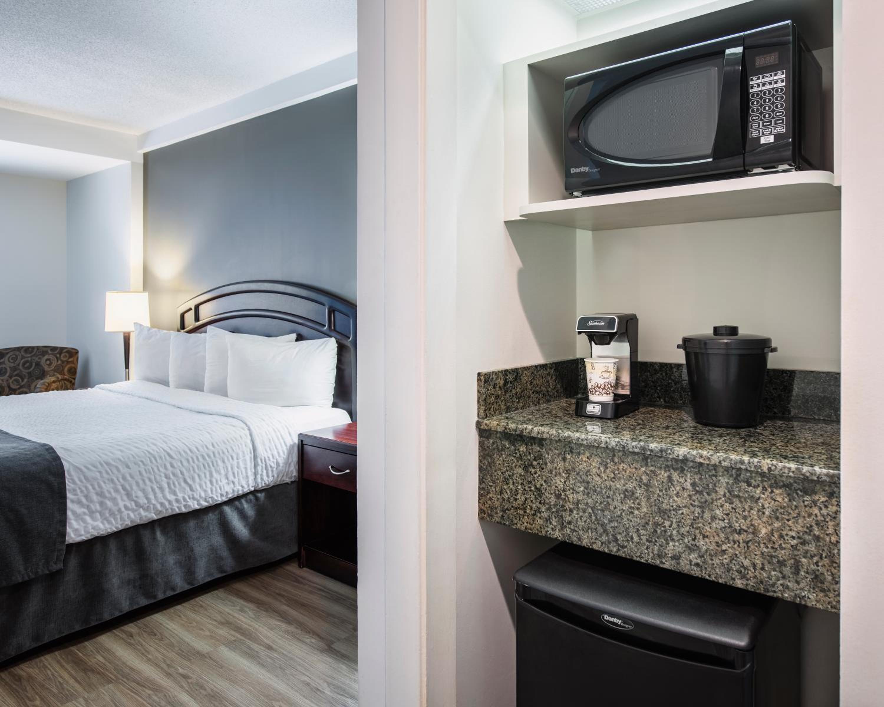 Deluxe King Room photo 1