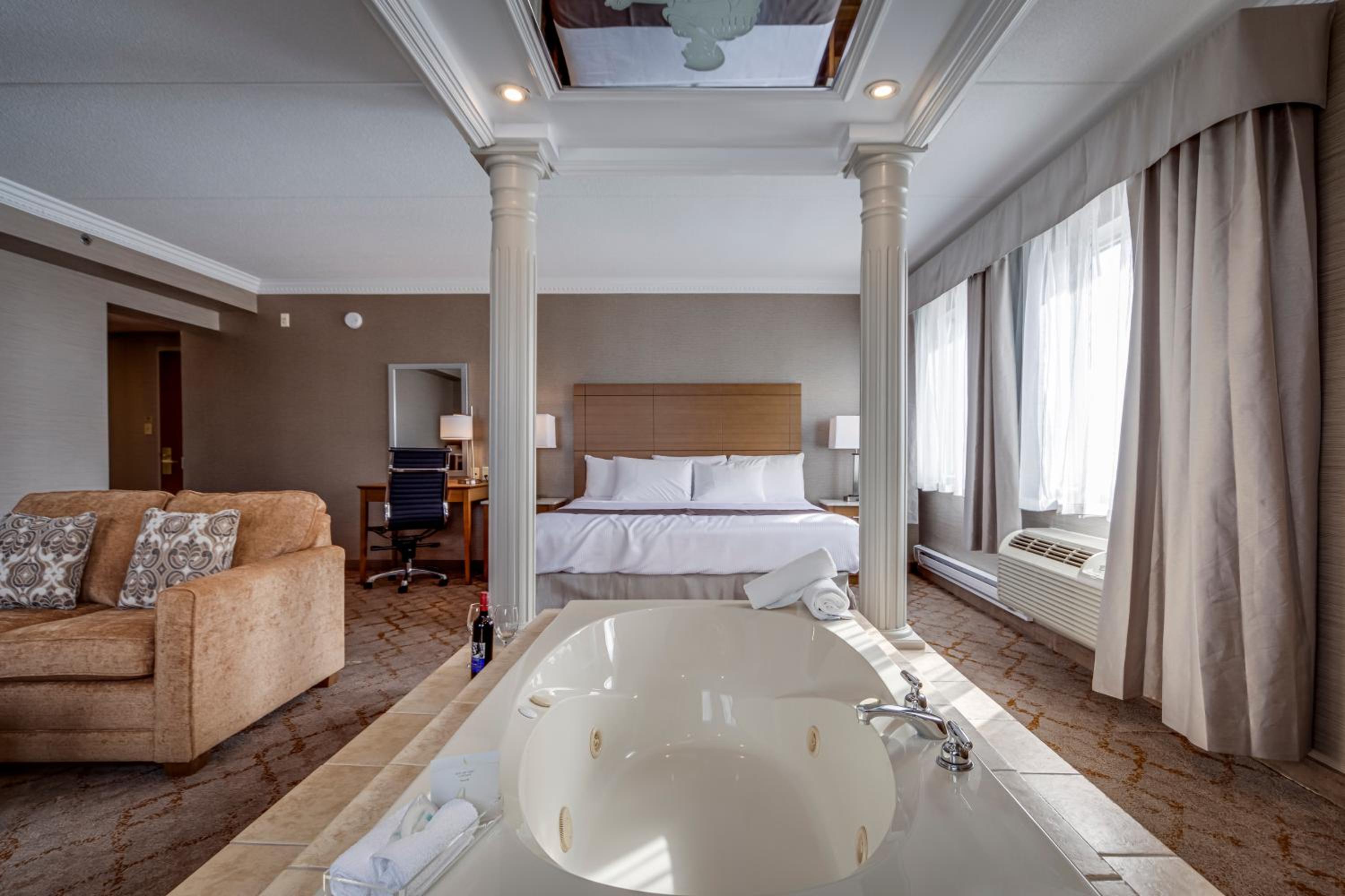 Luxury King Suite with Jetted Tub - Photo 2