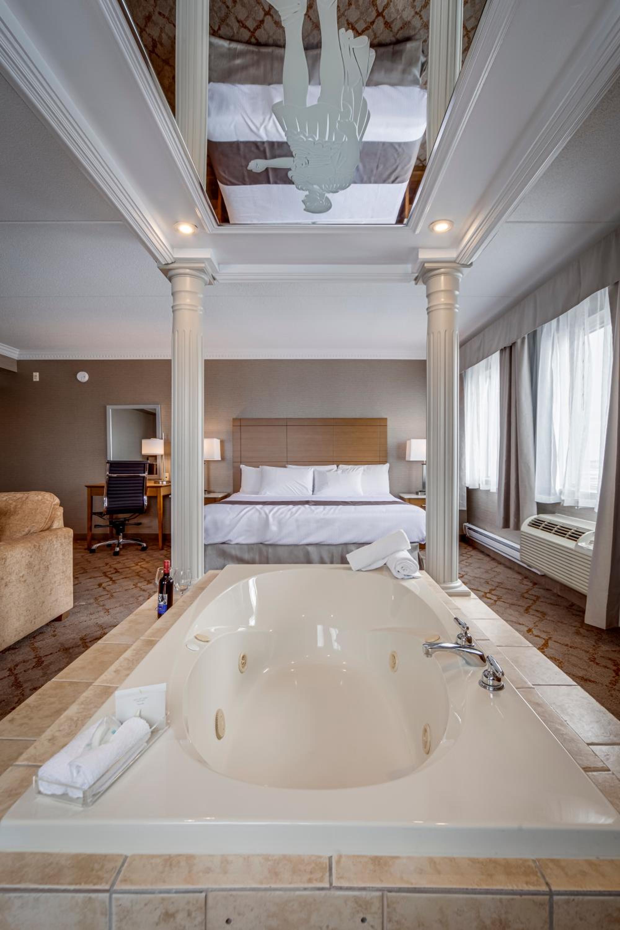 Luxury King Suite with Jetted Tub - Photo 6