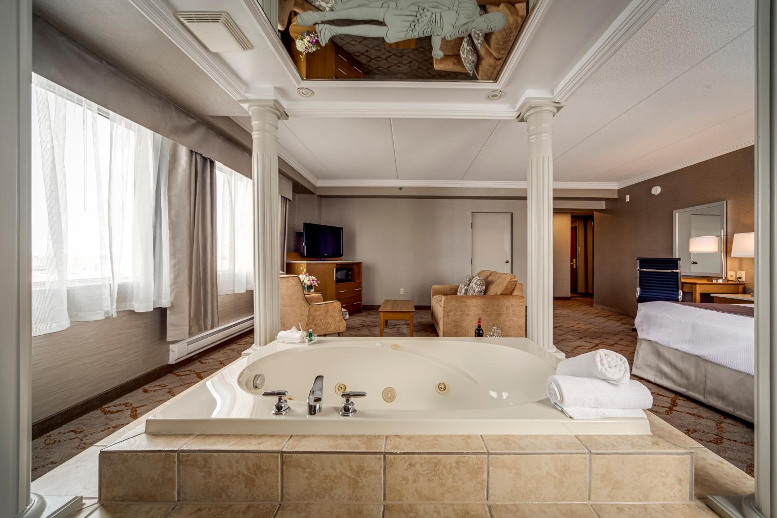 Luxury King Suite with Jetted Tub - Photo 8