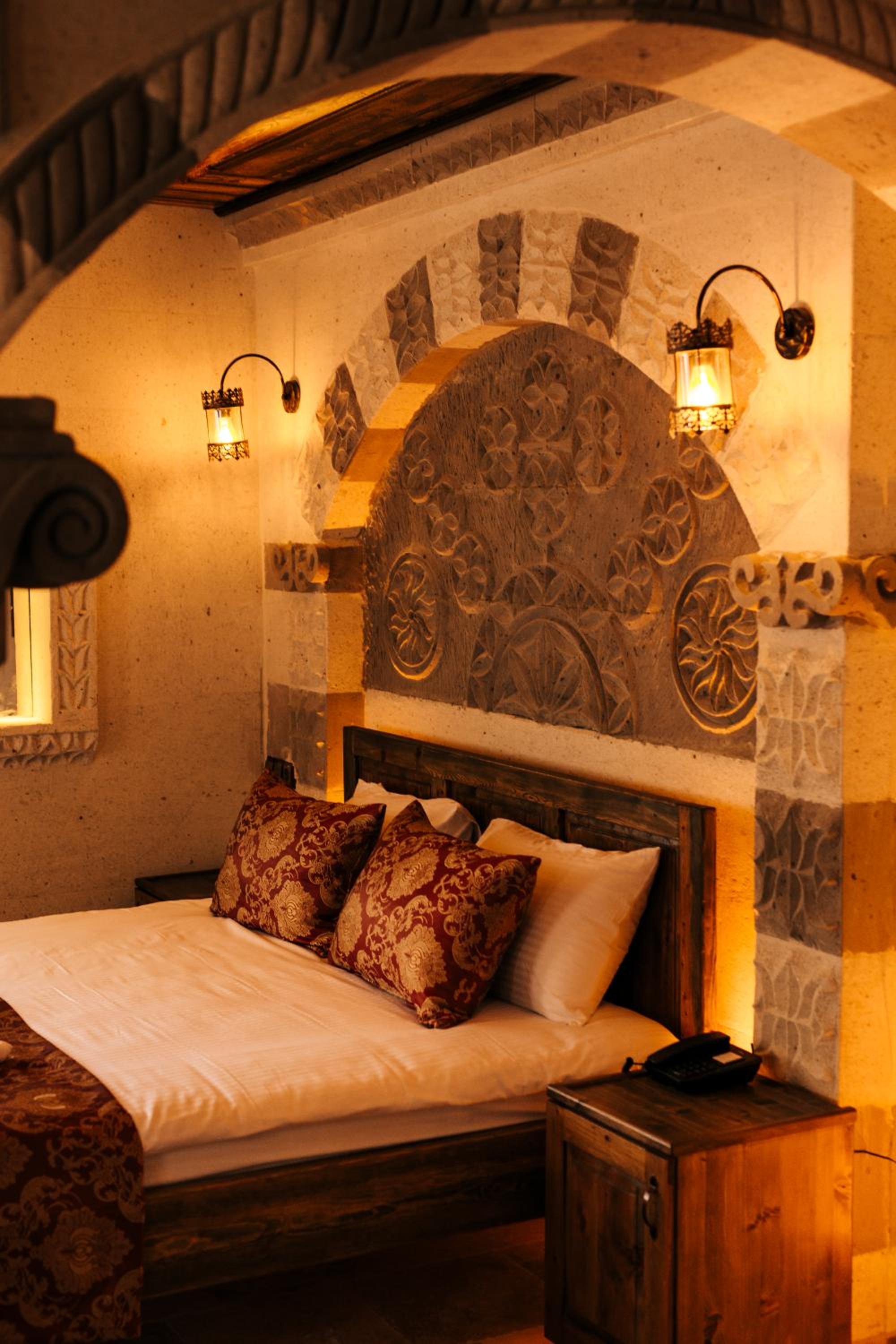 Deluxe Room - Photo 12