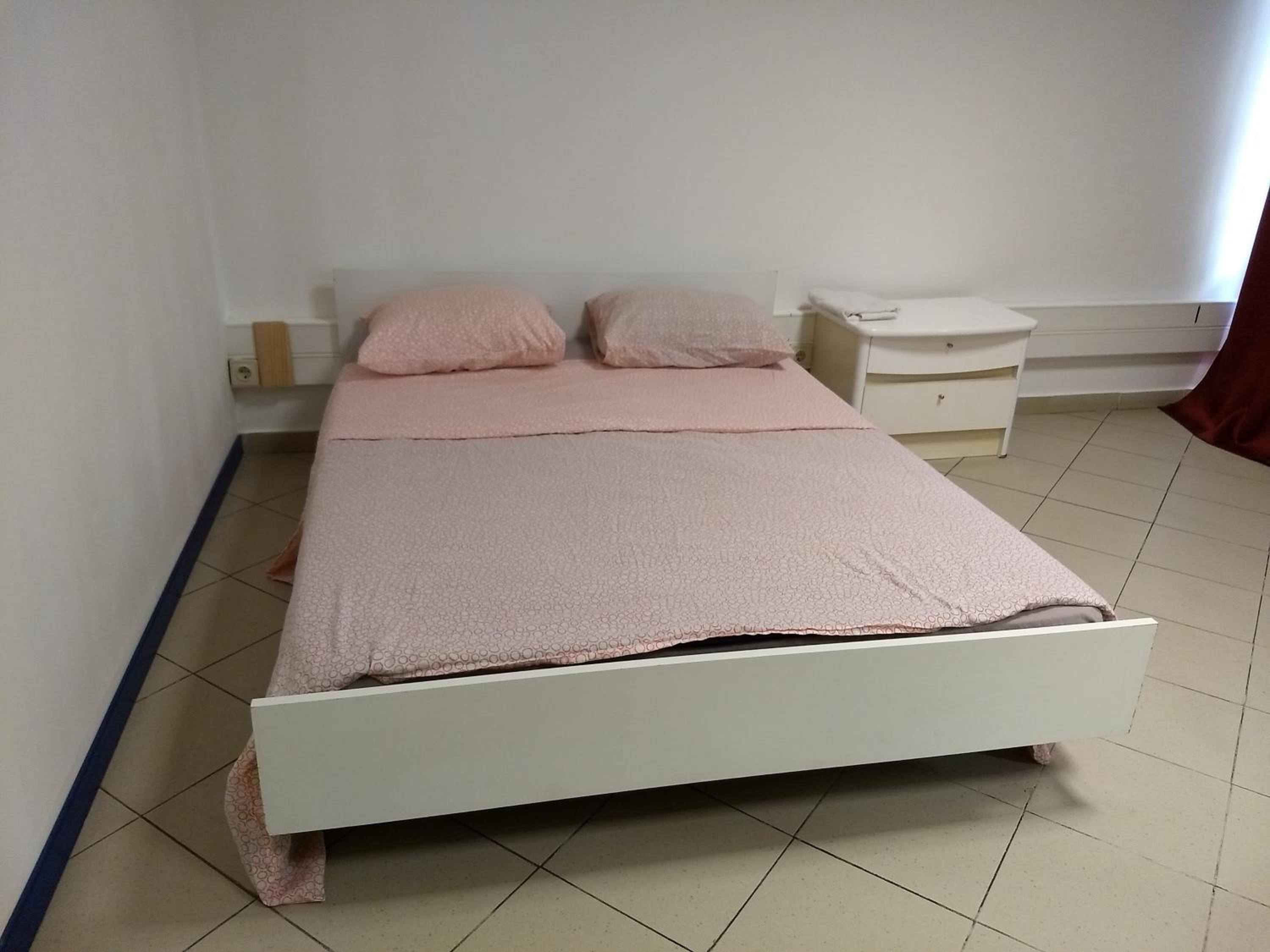 Large Double Room - Photo 1