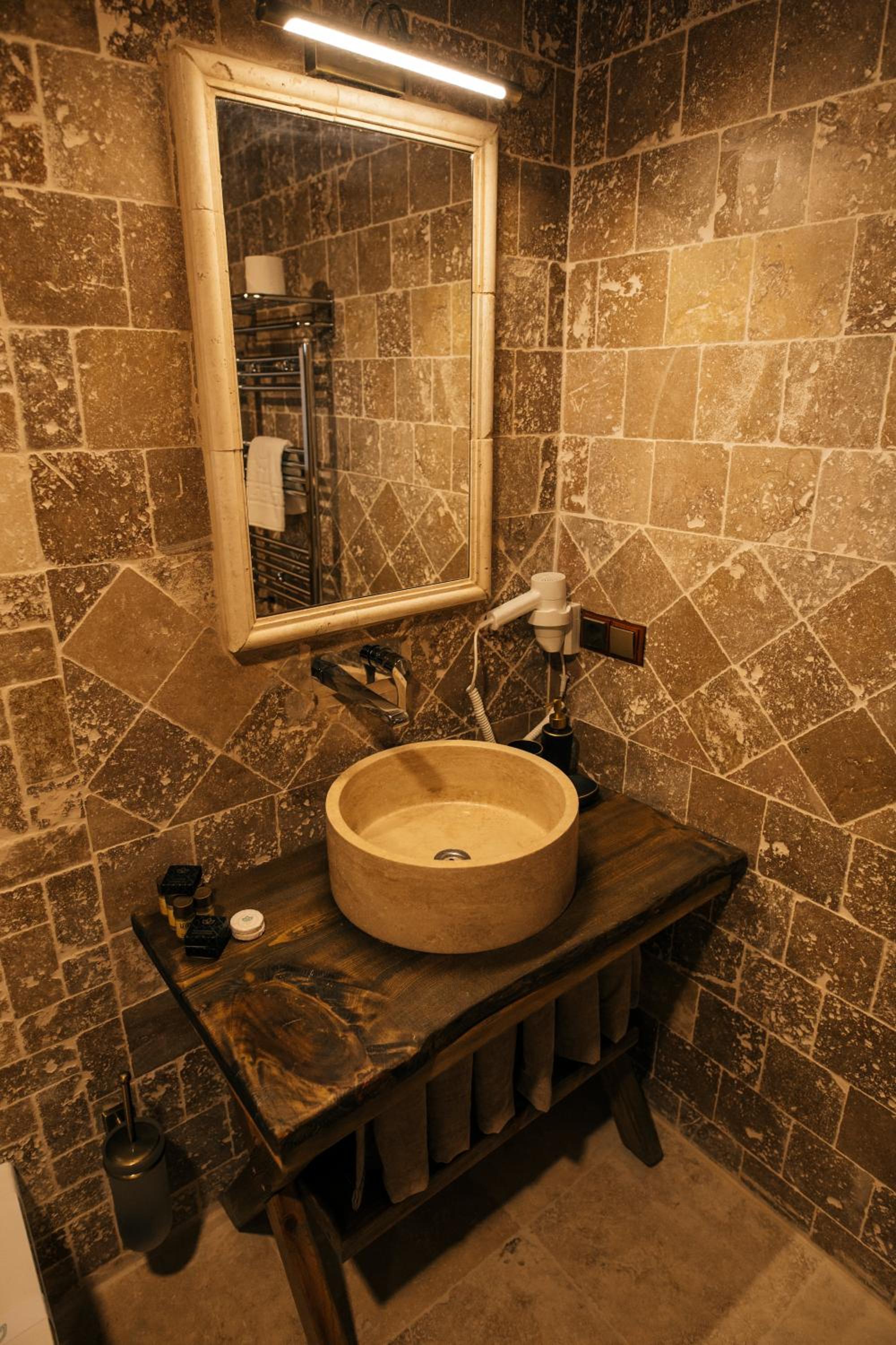 Suite with City View - Photo 3