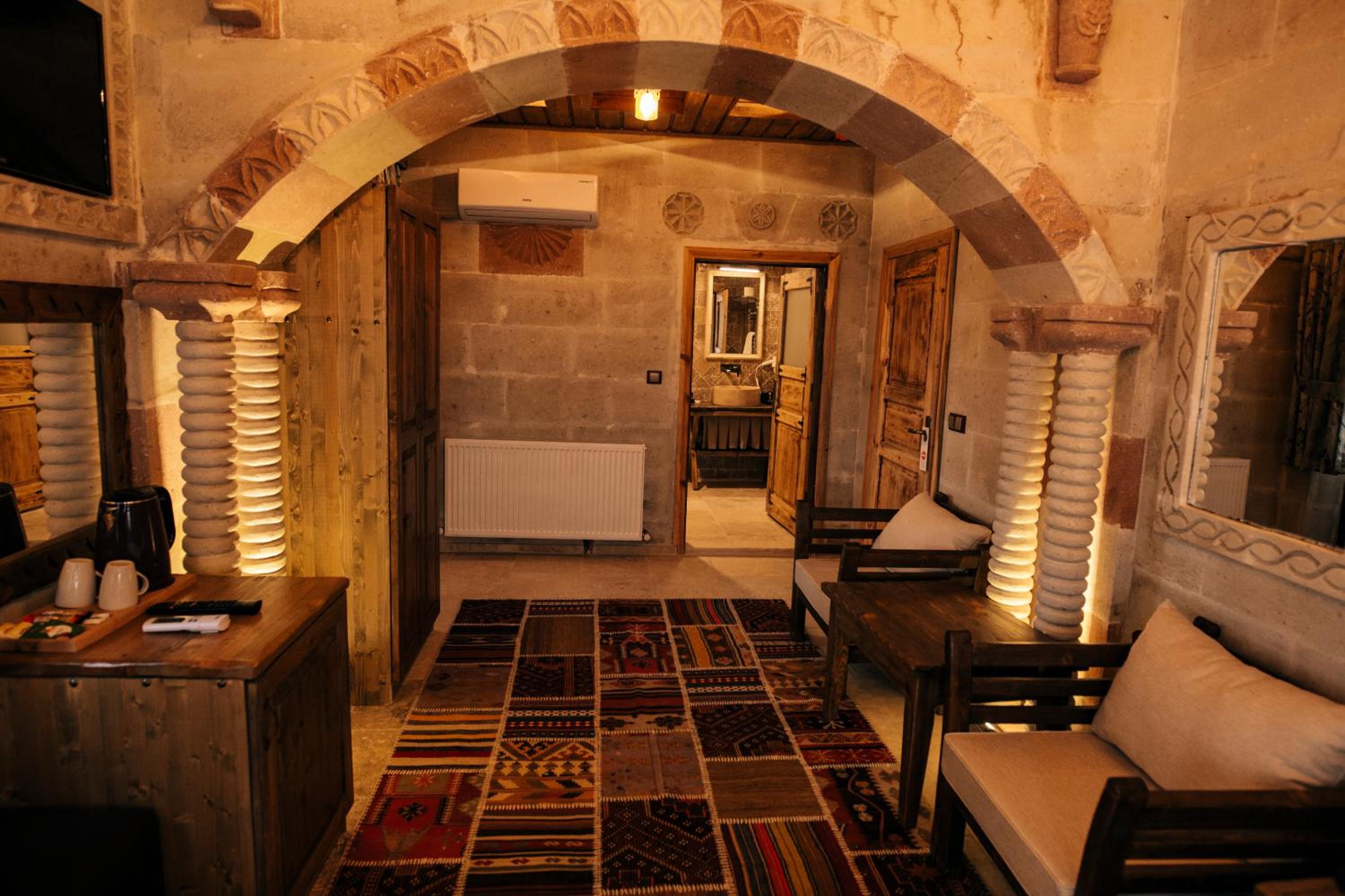 Suite with City View - Photo 6