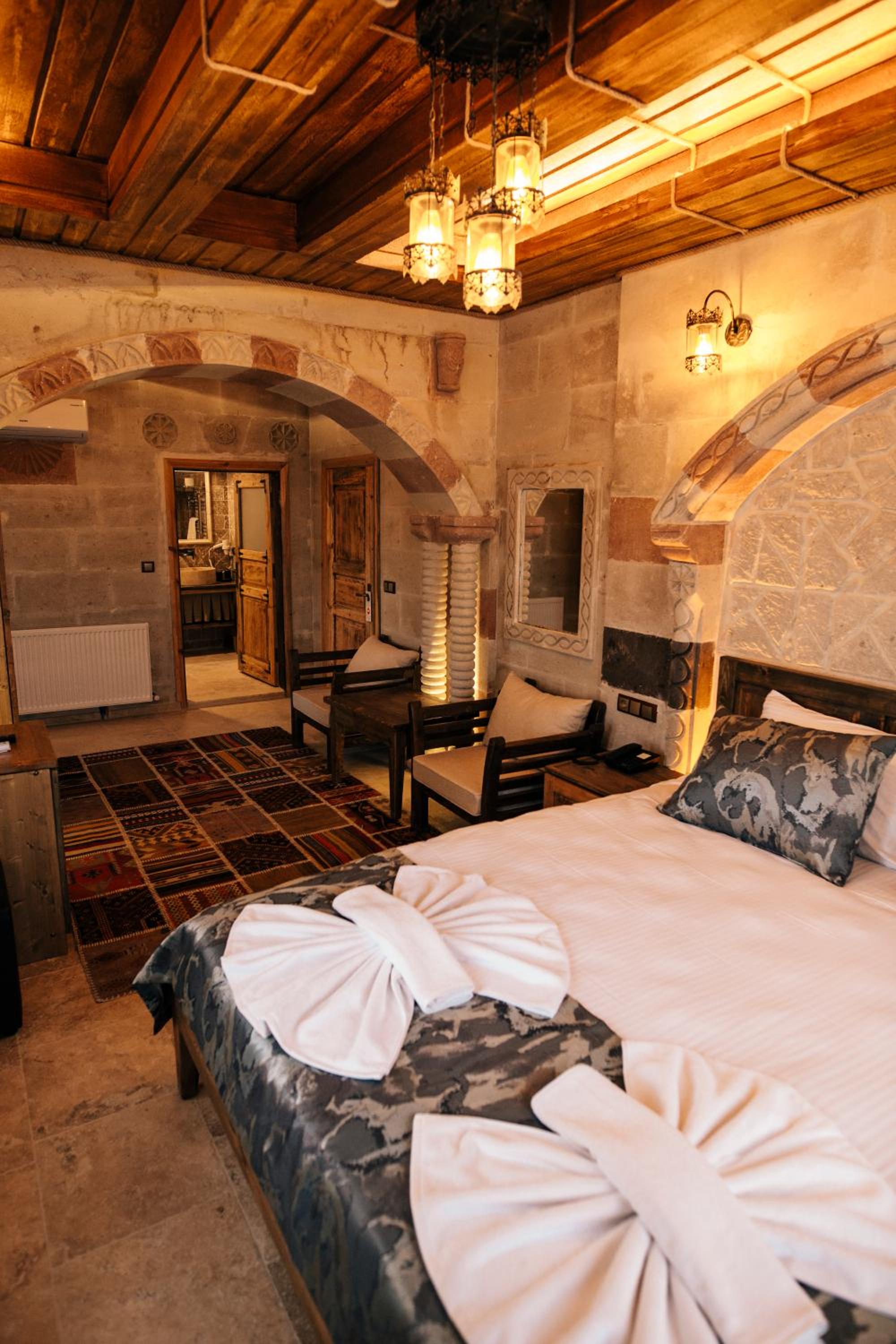 Suite with City View - Photo 5
