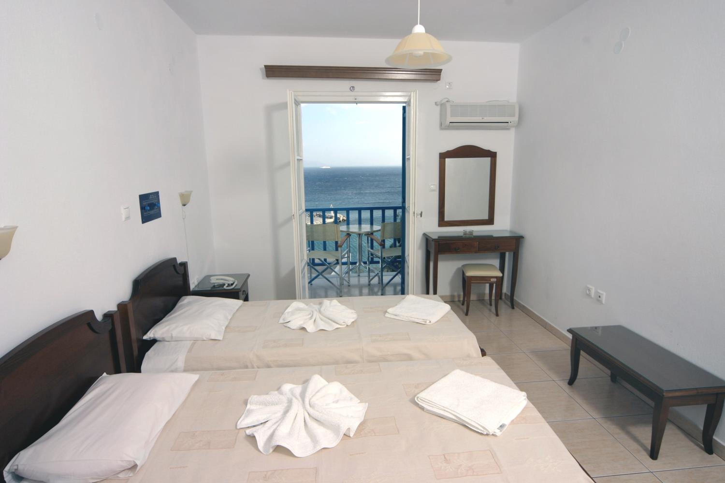 Standard Twin Room with Sea View