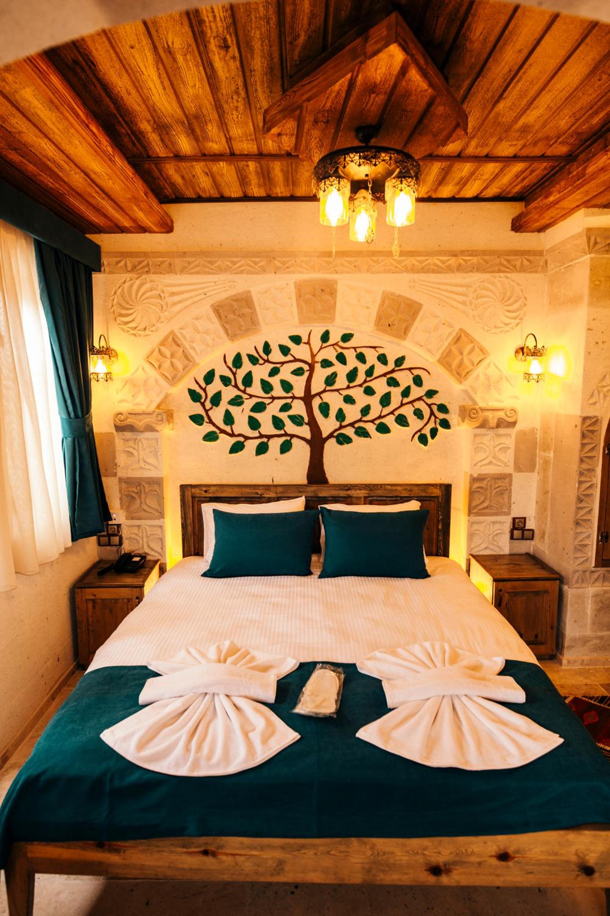 Deluxe Room - Photo 2