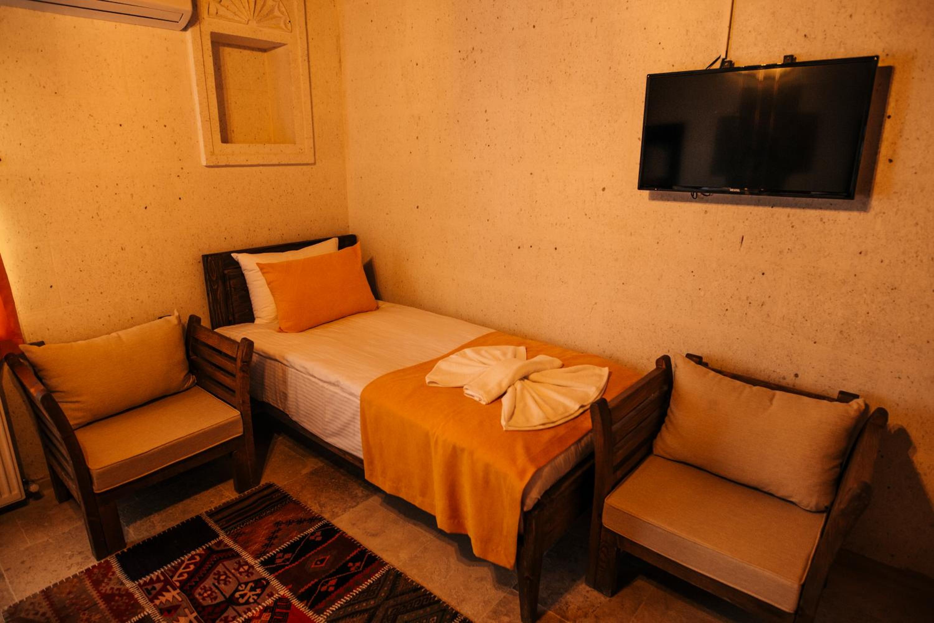 Deluxe Triple Room - Photo 5