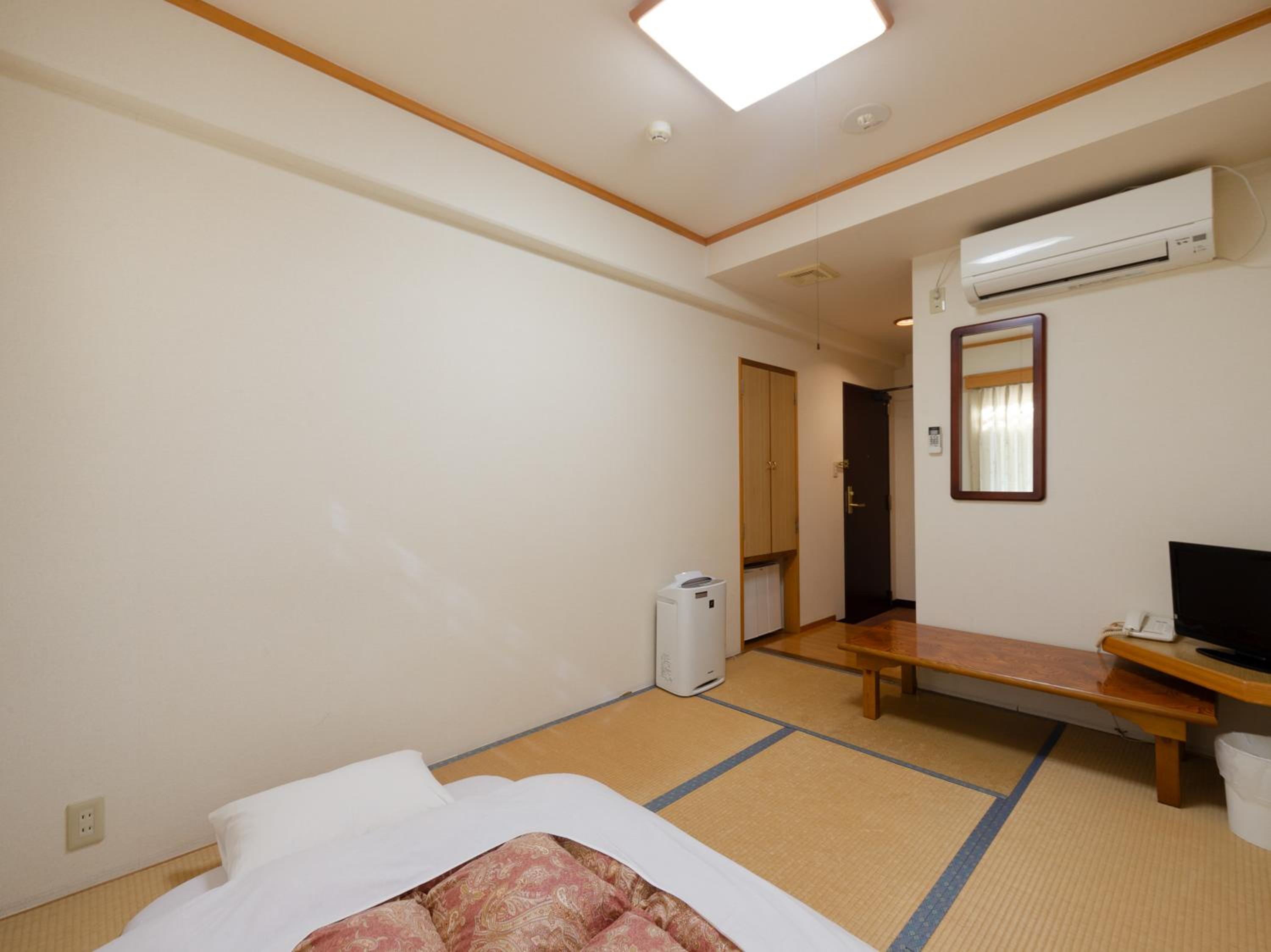 Japanese-Style Room - Smoking