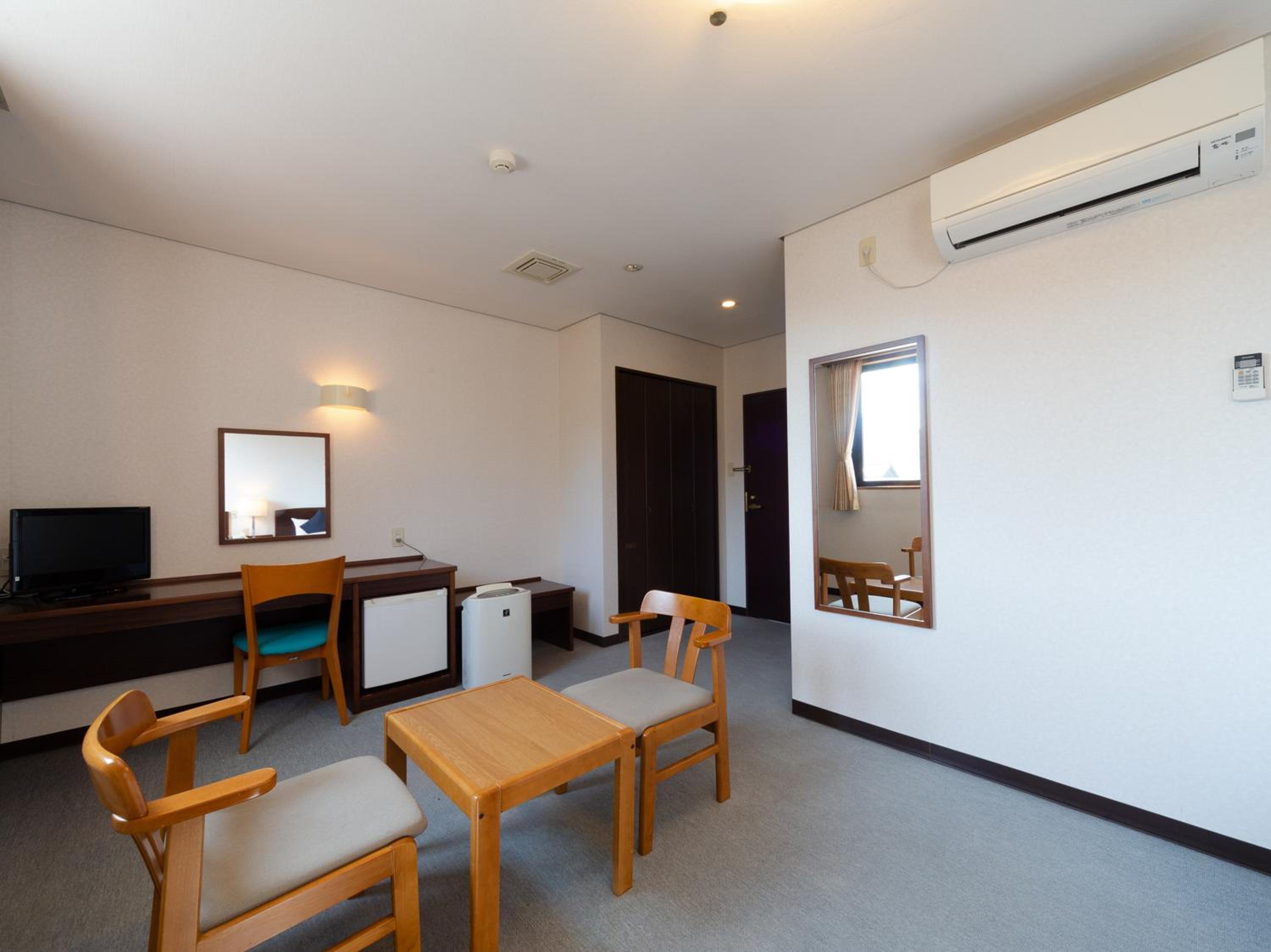 Standard Twin Room - Non-Smoking - Photo 12