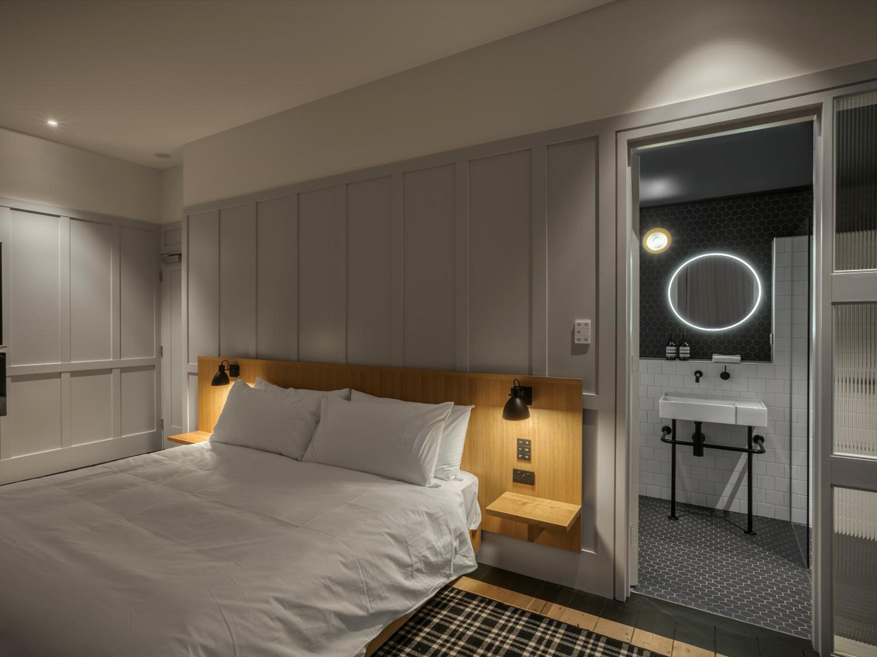 Deluxe Double Room photo 2